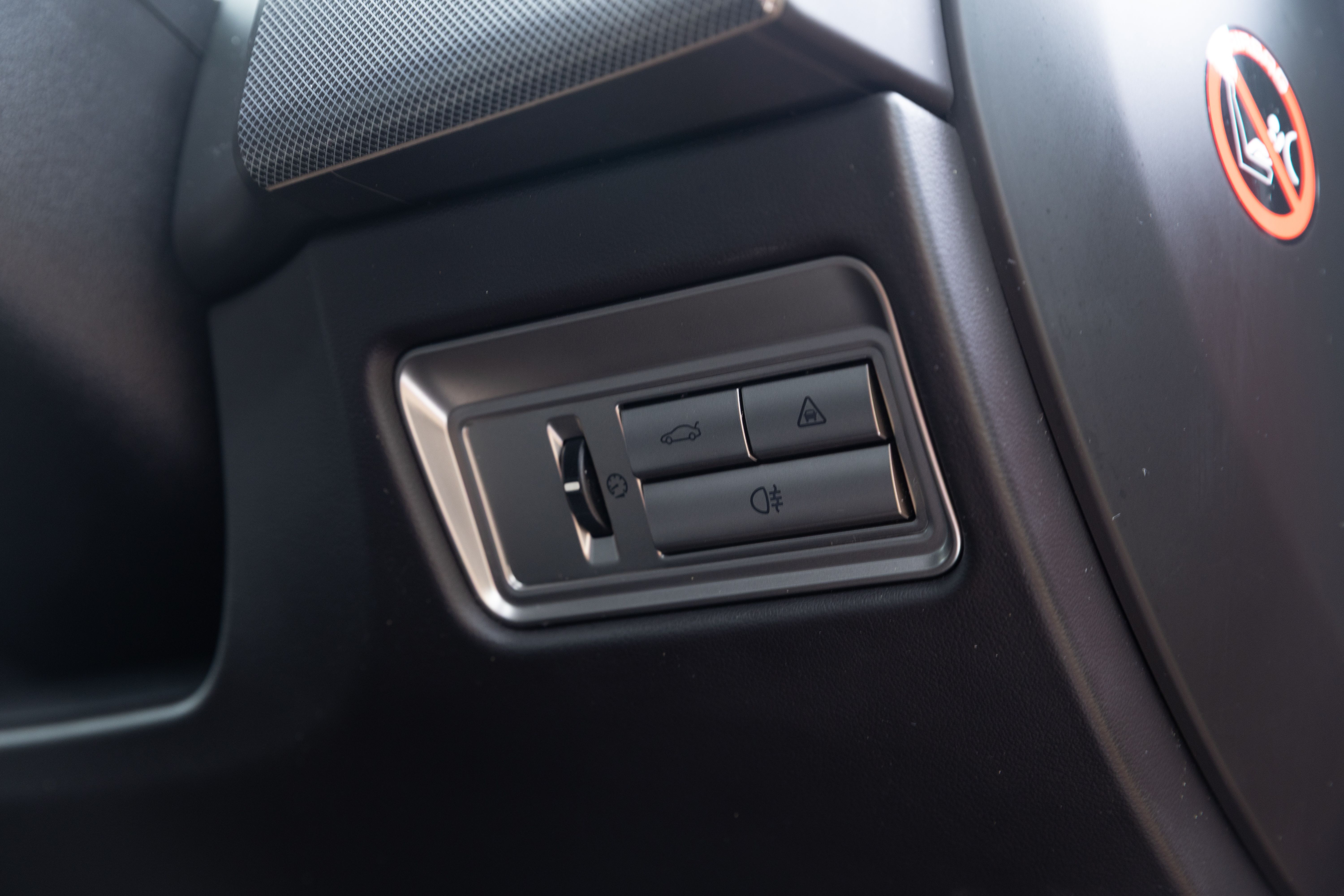 Photo 7 of 12 of 2010 Jaguar XFR