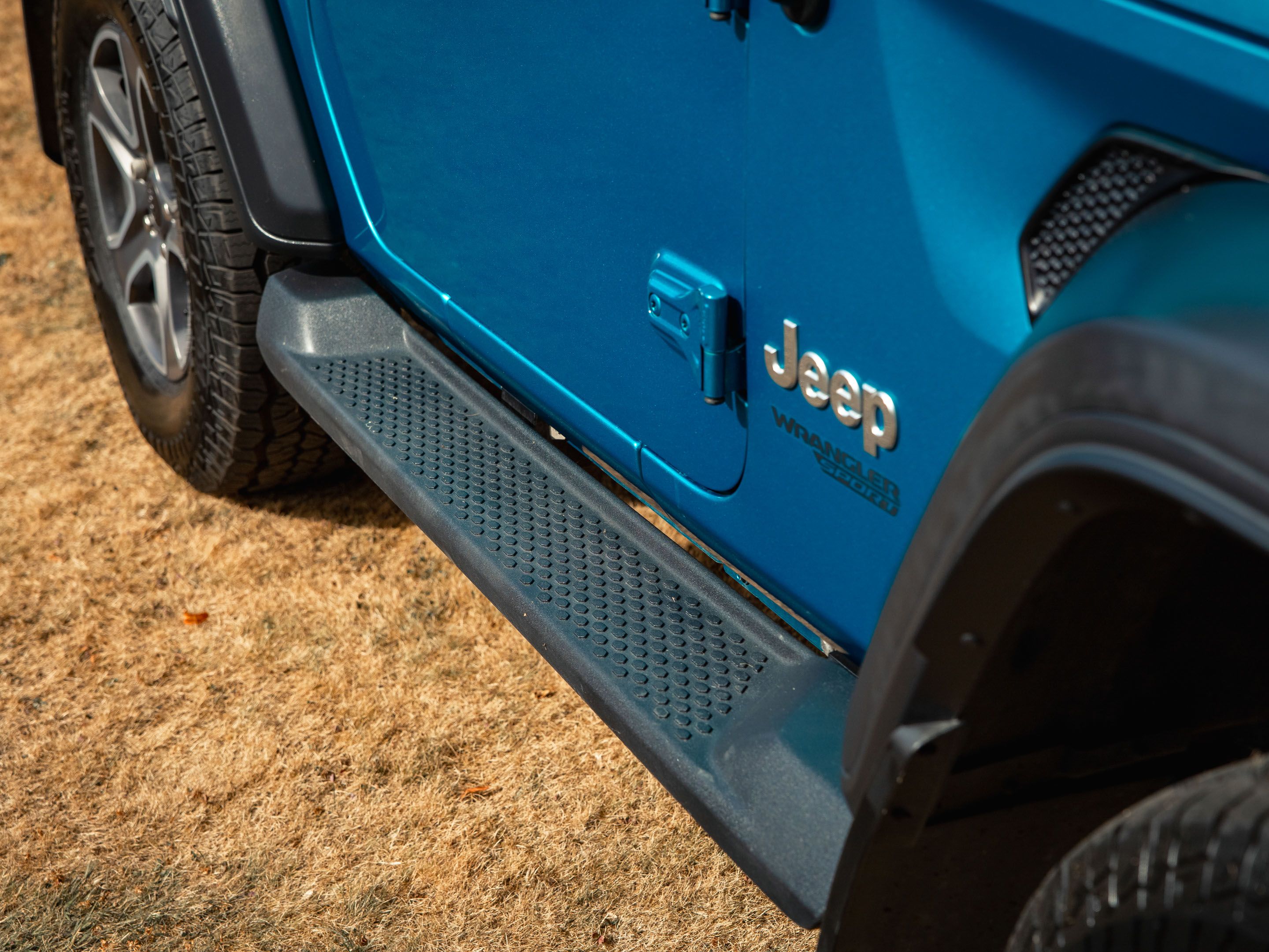 Photo 5 of 12 of 2020 Jeep Wrangler Sport