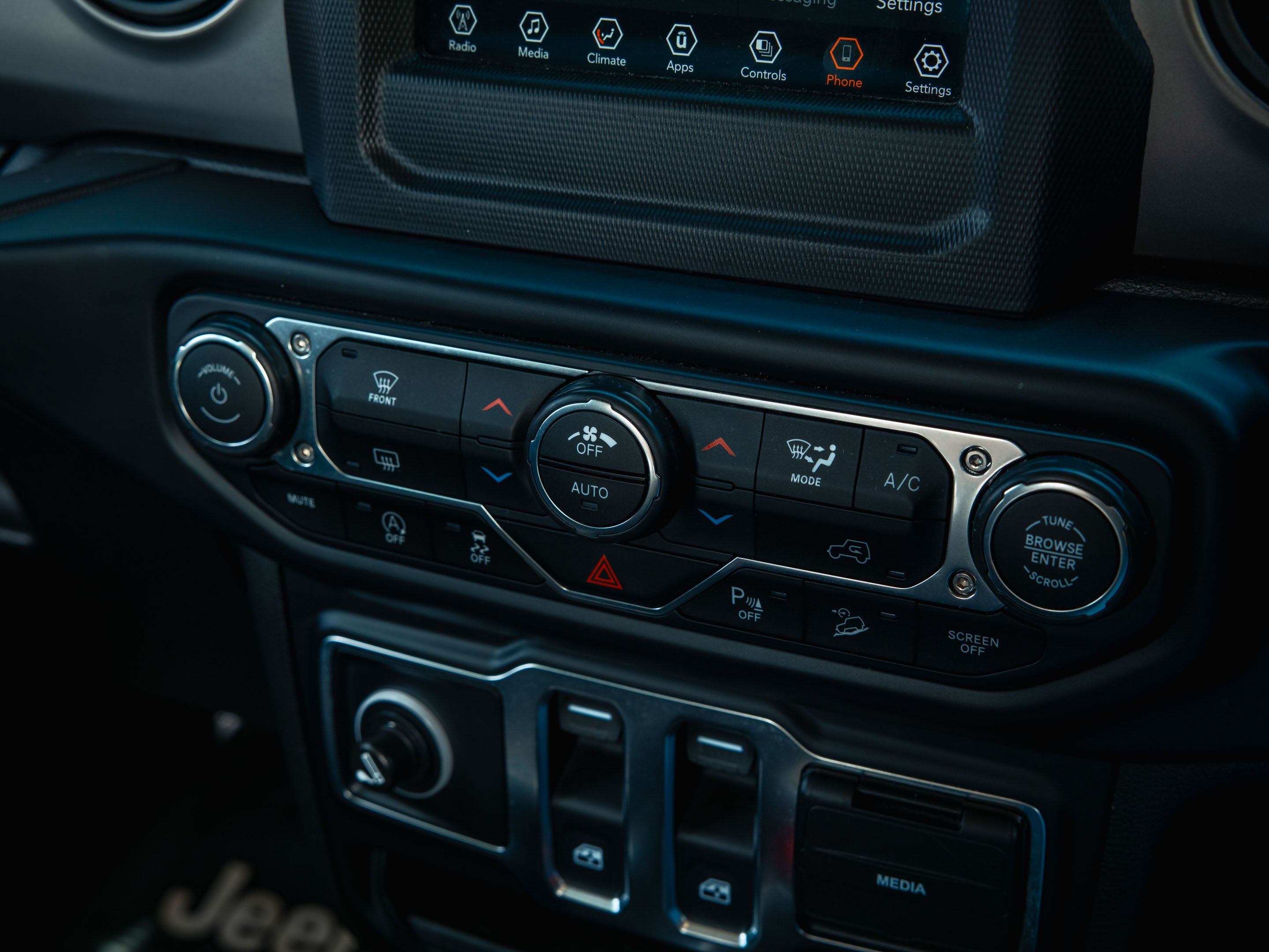 Photo 7 of 12 of 2020 Jeep Wrangler Sport
