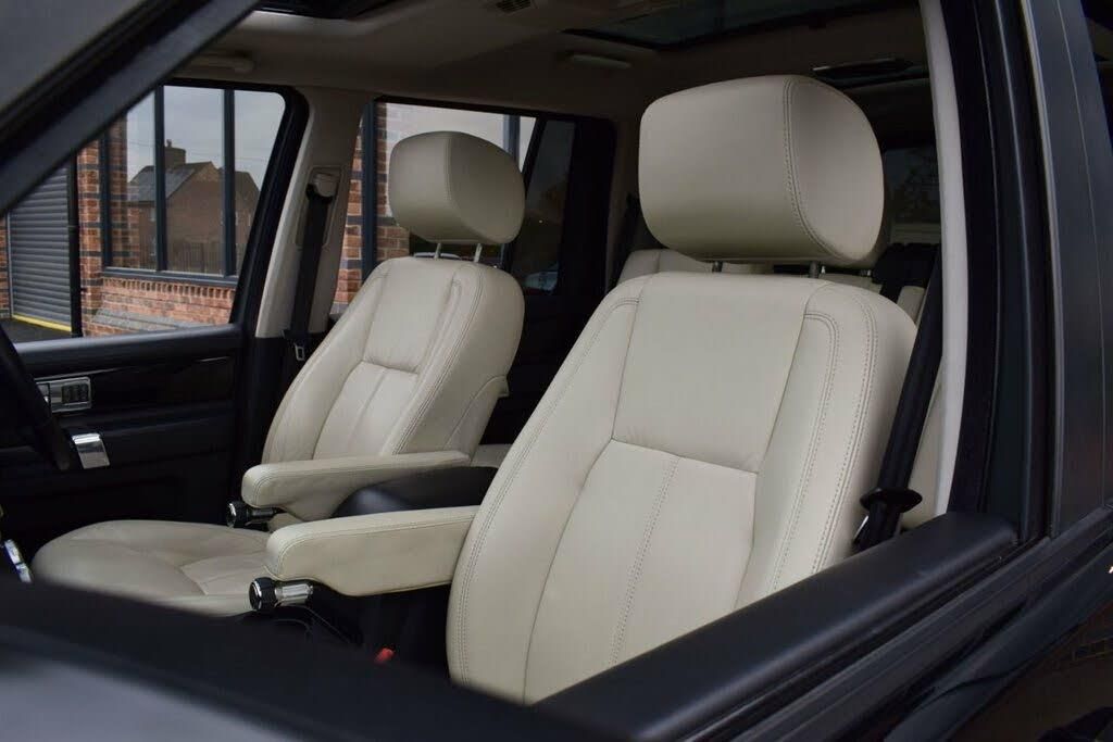 Land Rover Discovery 4 3.0 SDV6 HSE LUXURY 5d 255 BHP