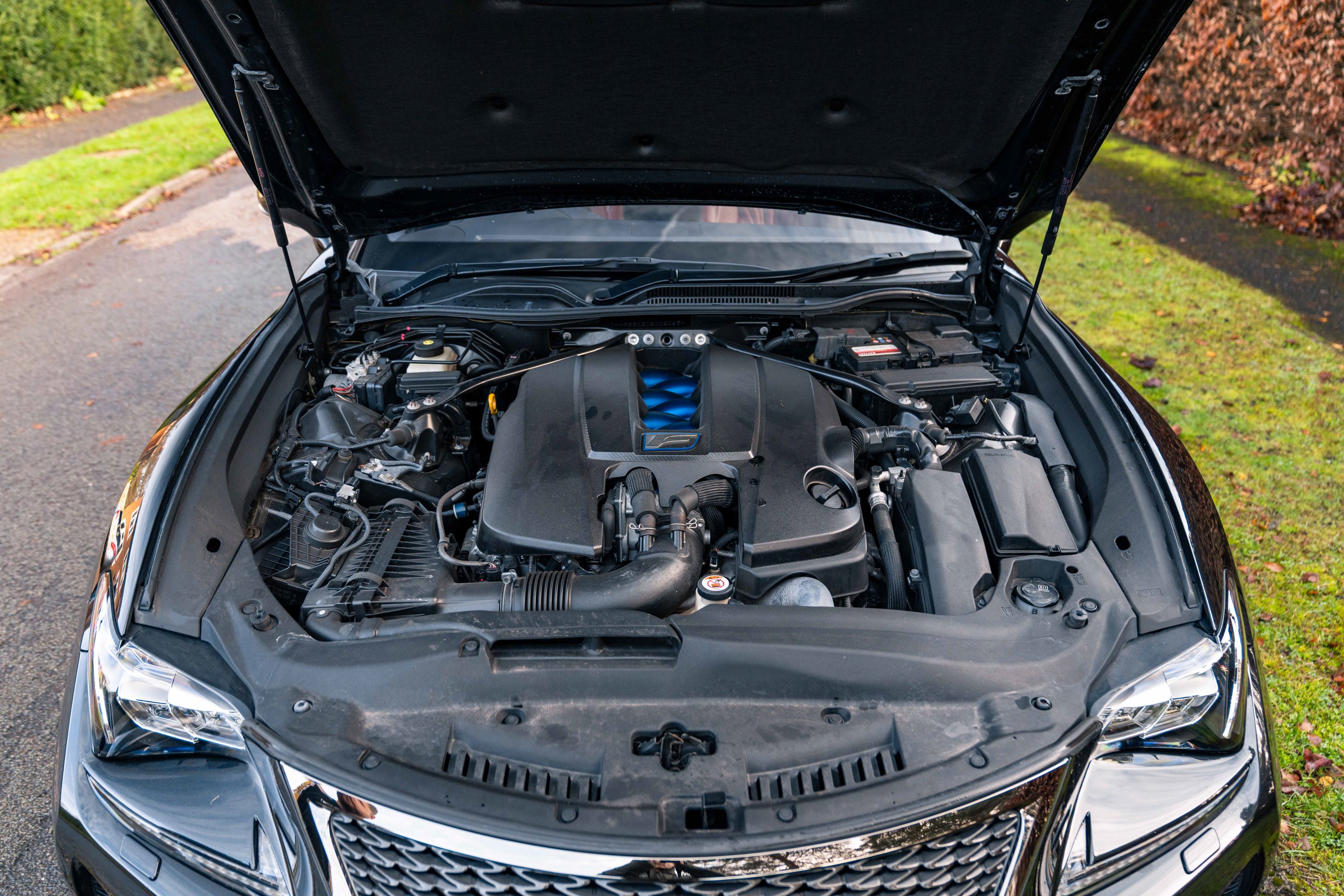 Photo 10 of 12 of 2017 Lexus RCF 500