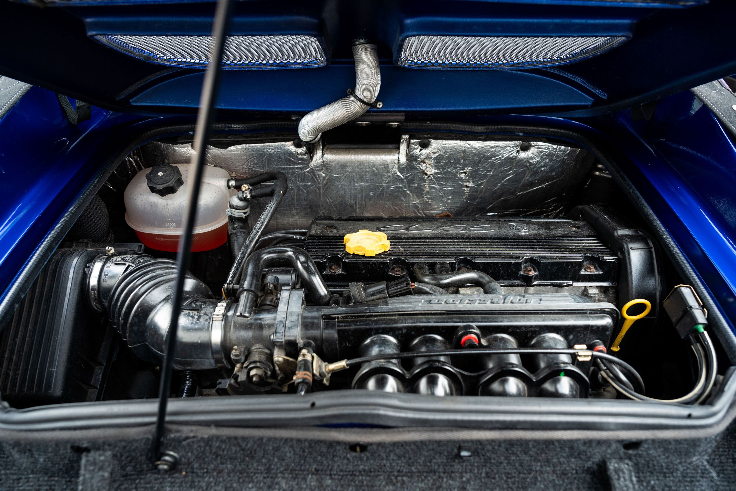 Photo 9 of 12 of 2000 Lotus Elise S1