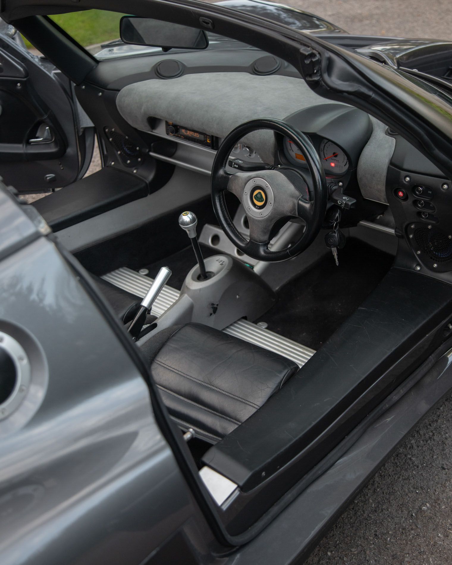 Photo 8 of 12 of 2001 Lotus Elise S2