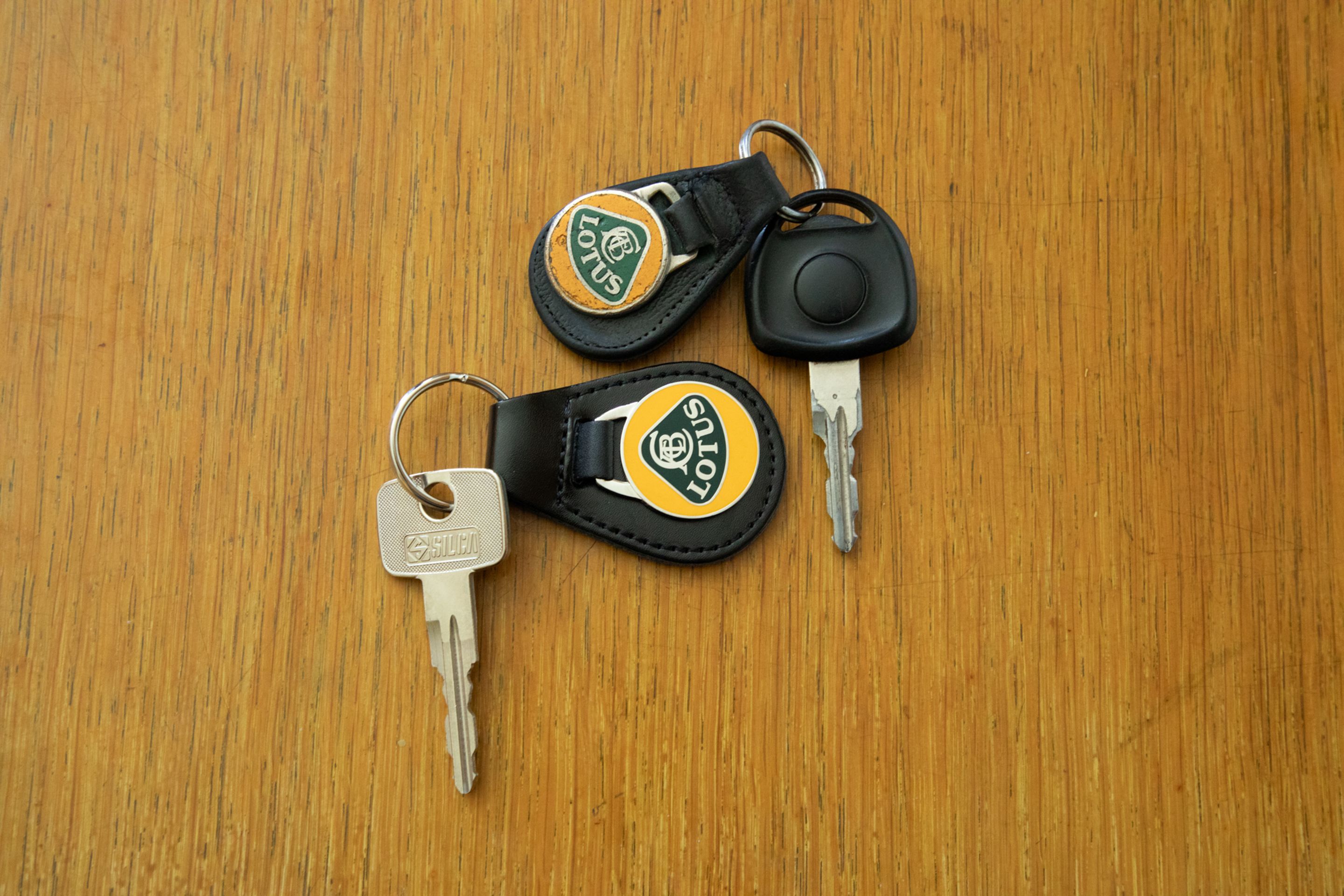 Photo 12 of 12 of 2002 Lotus Elise S2 Supercharged