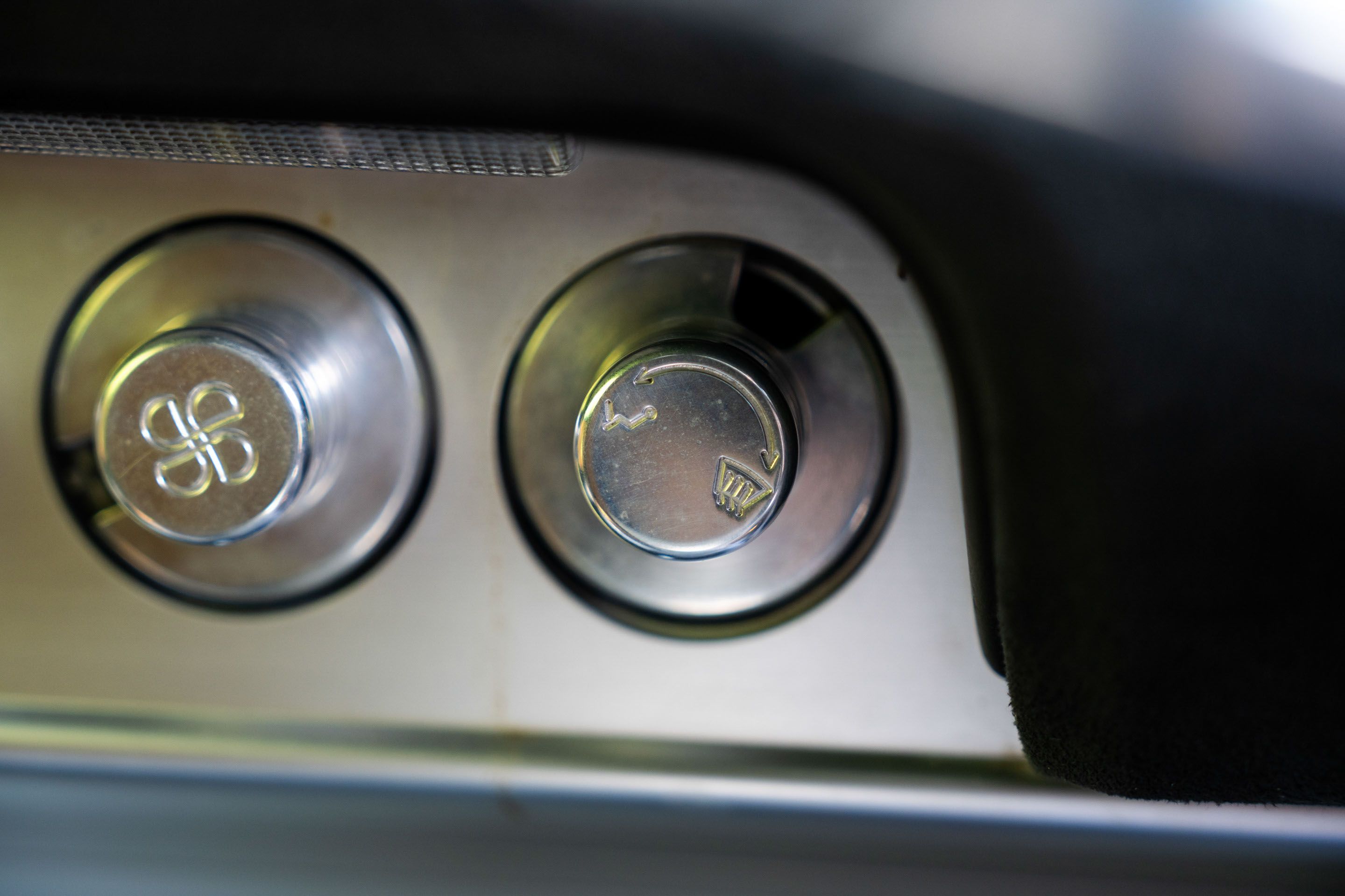 Photo 7 of 12 of 2002 Lotus Elise S2 JPS (Type 72)
