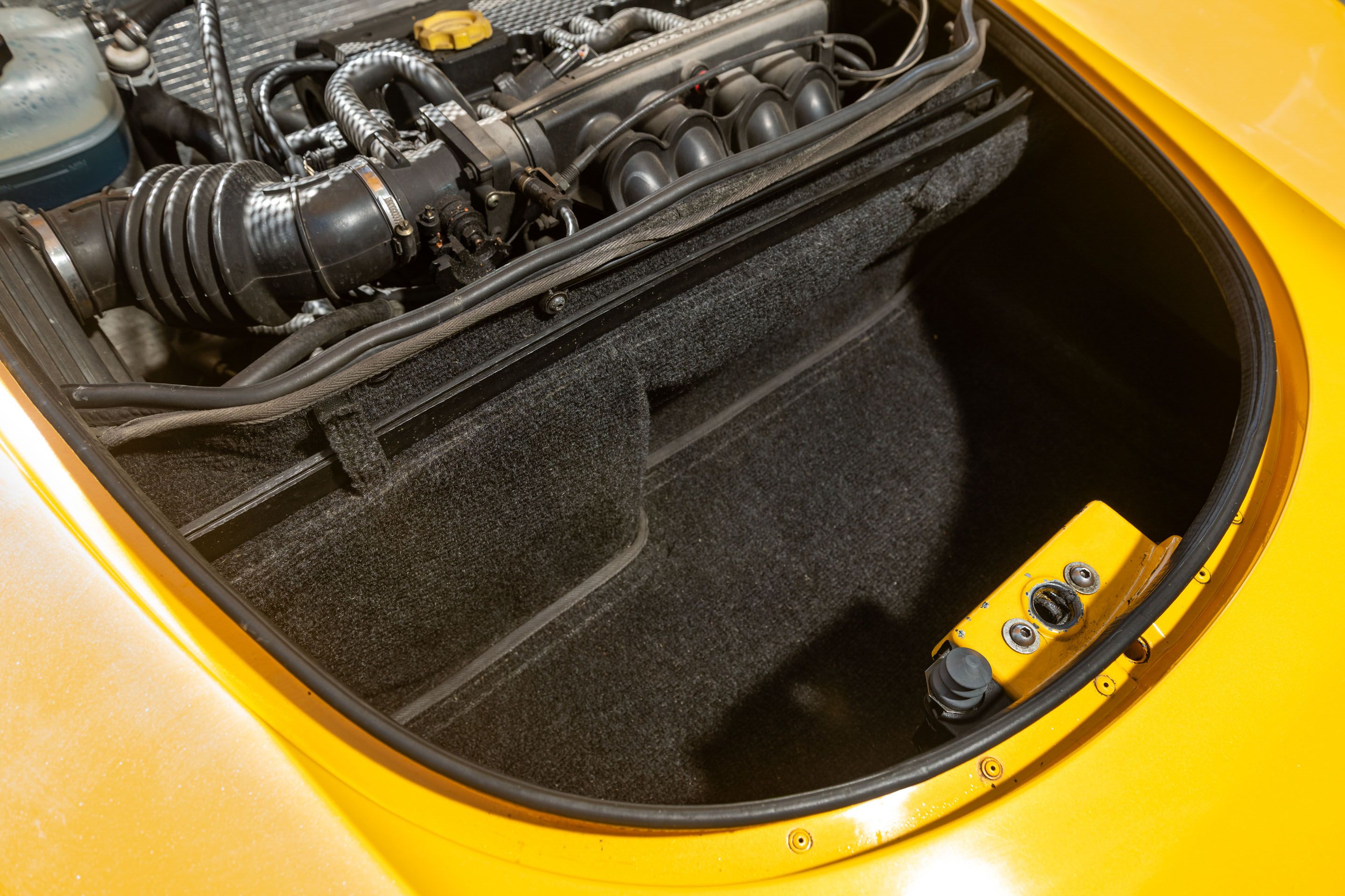 Photo 8 of 12 of 1999 Lotus Elise Series 1 - One Owner
