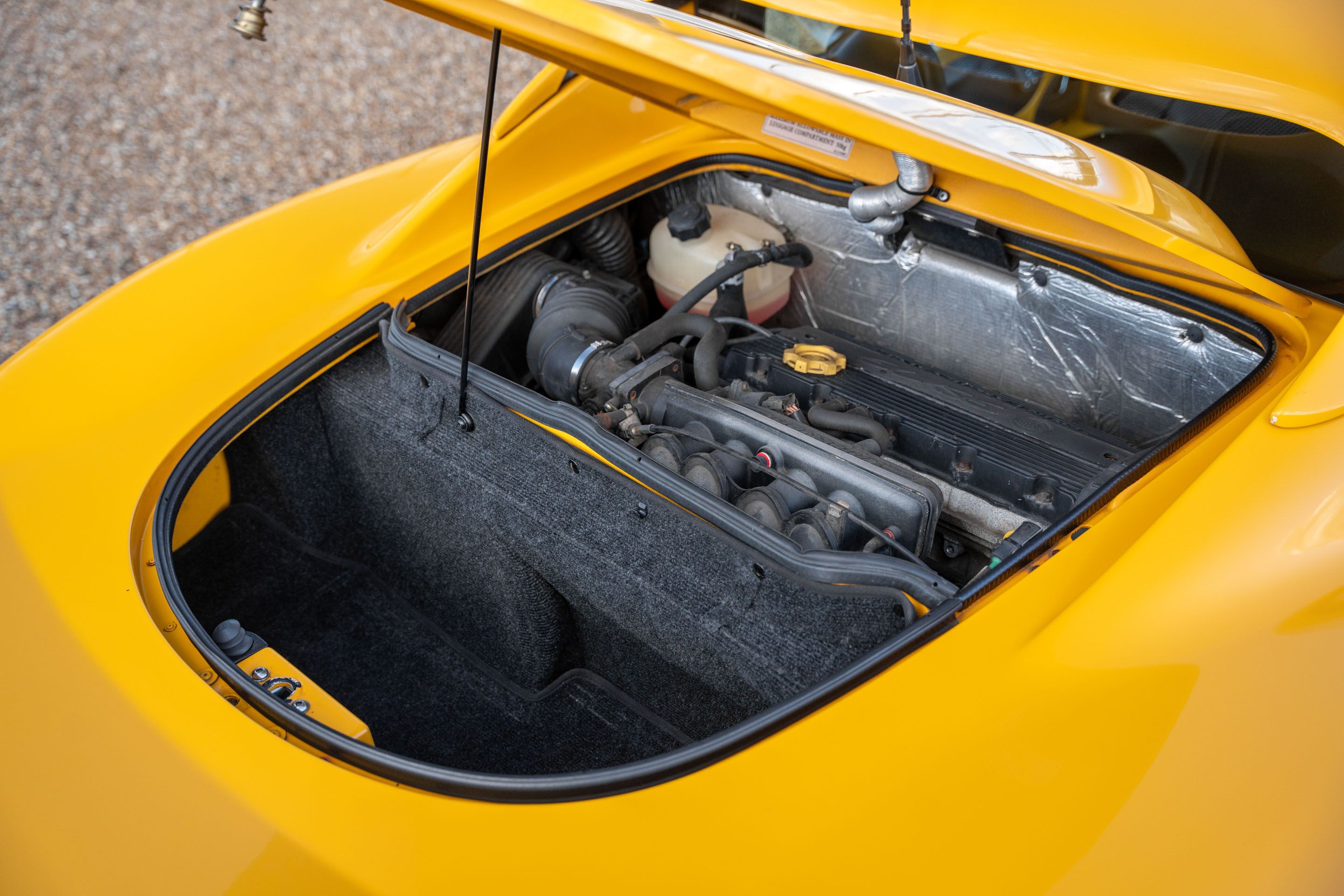Photo 8 of 12 of 2000 Lotus Elise S1
