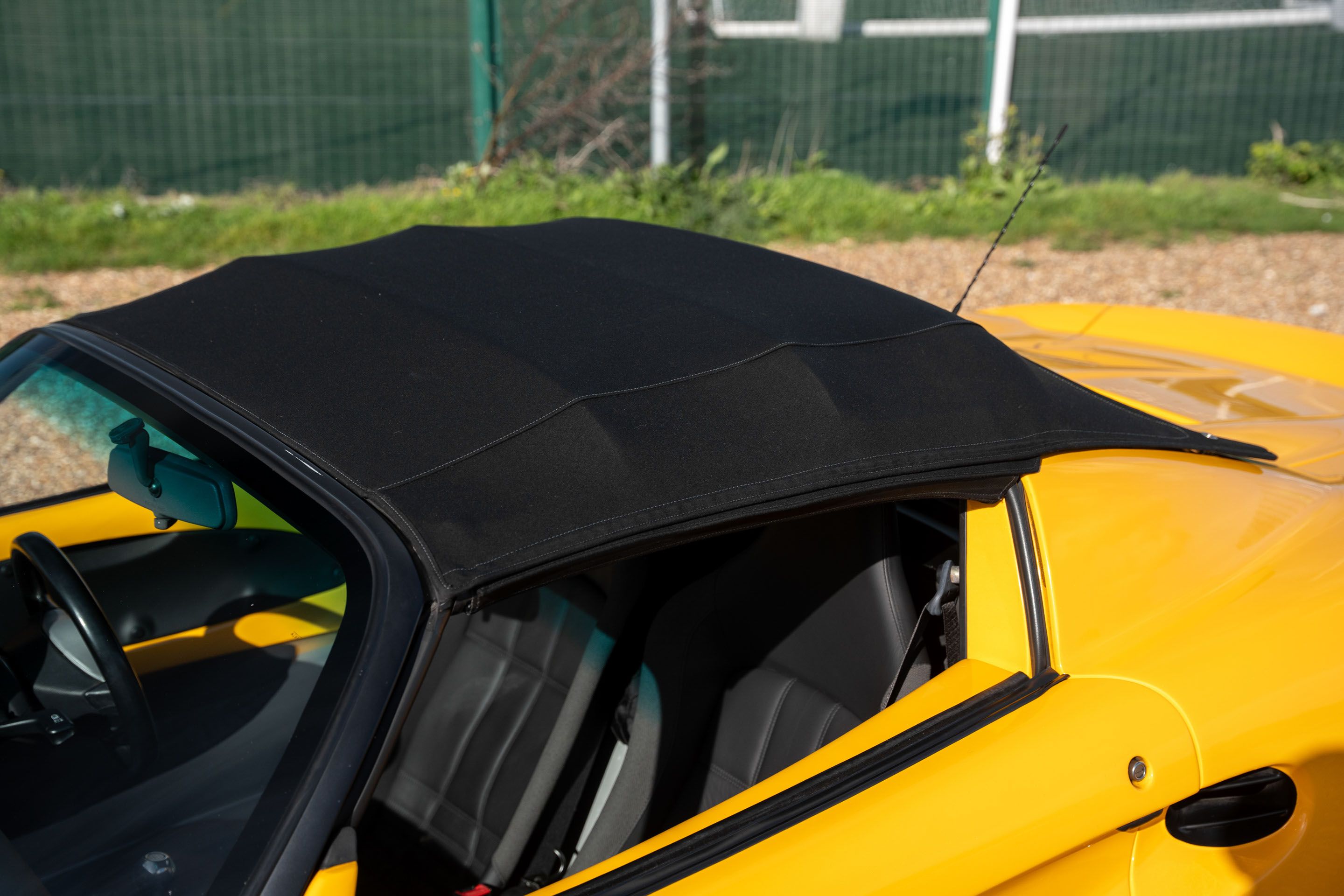 Photo 3 of 12 of 2000 Lotus Elise S1