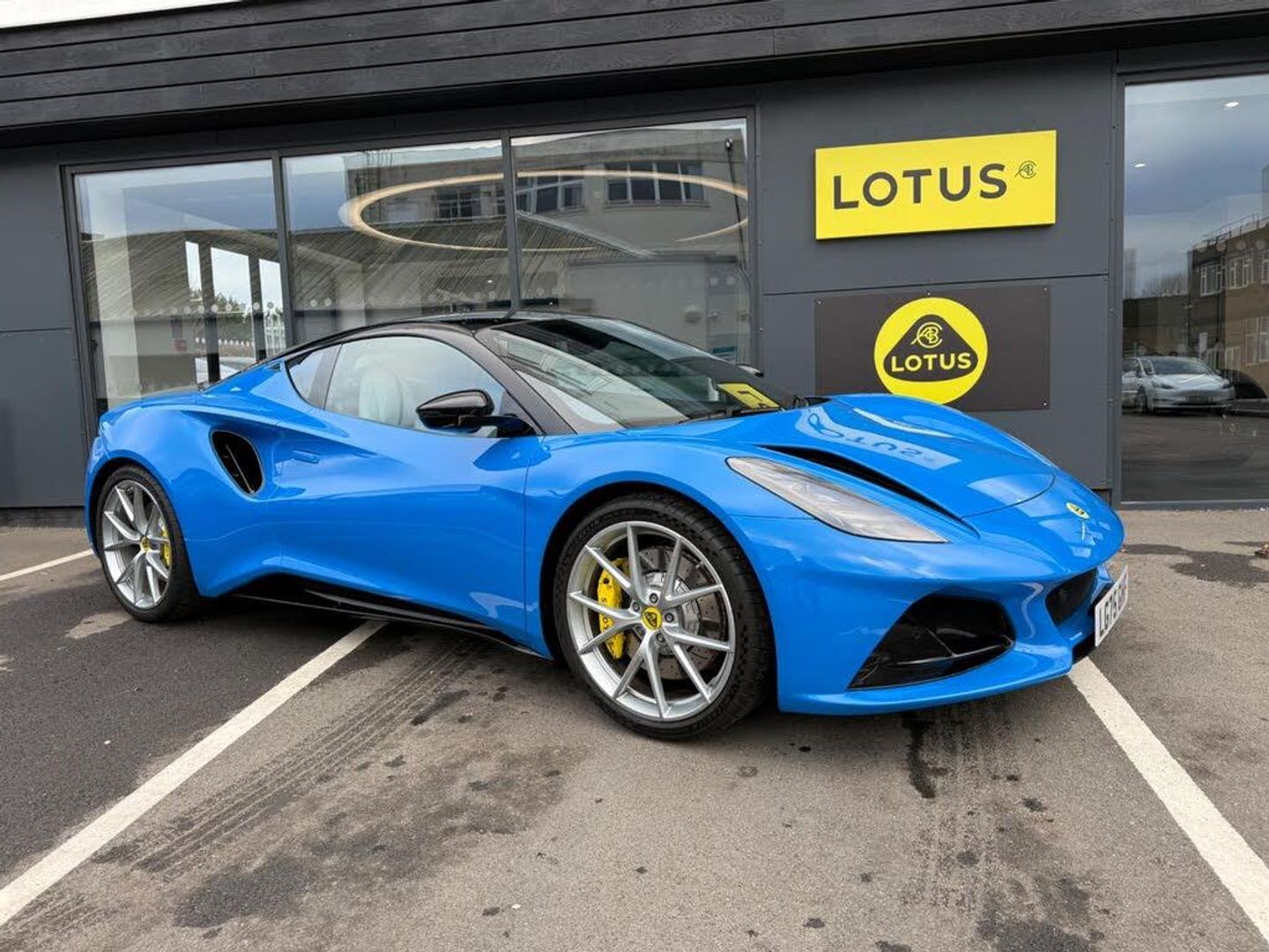 Used 2025 LOTUS EMIRA V6 FIRST EDITION for sale - PistonHeads UK