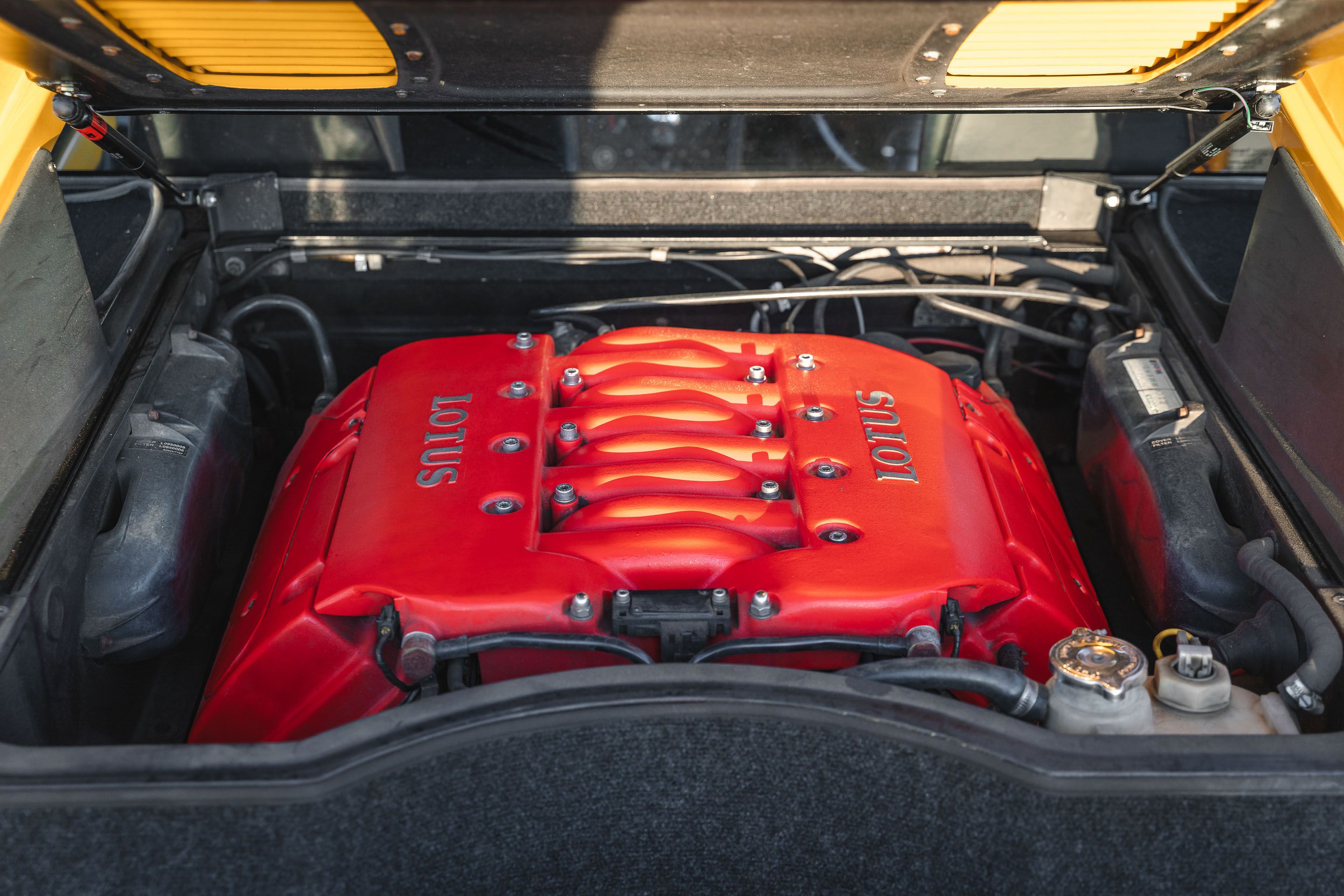 Photo 9 of 12 of 2001 Lotus Esprit Turbo