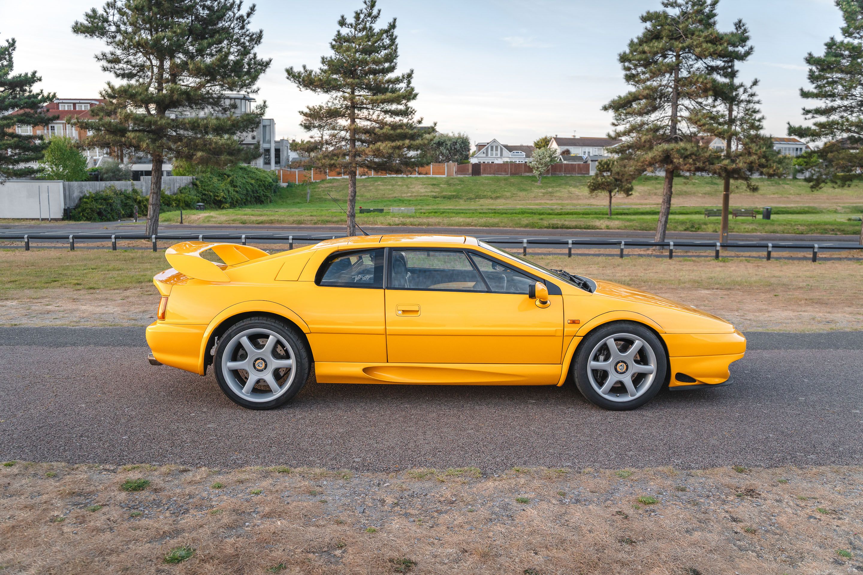 Photo 2 of 12 of 2001 Lotus Esprit Turbo