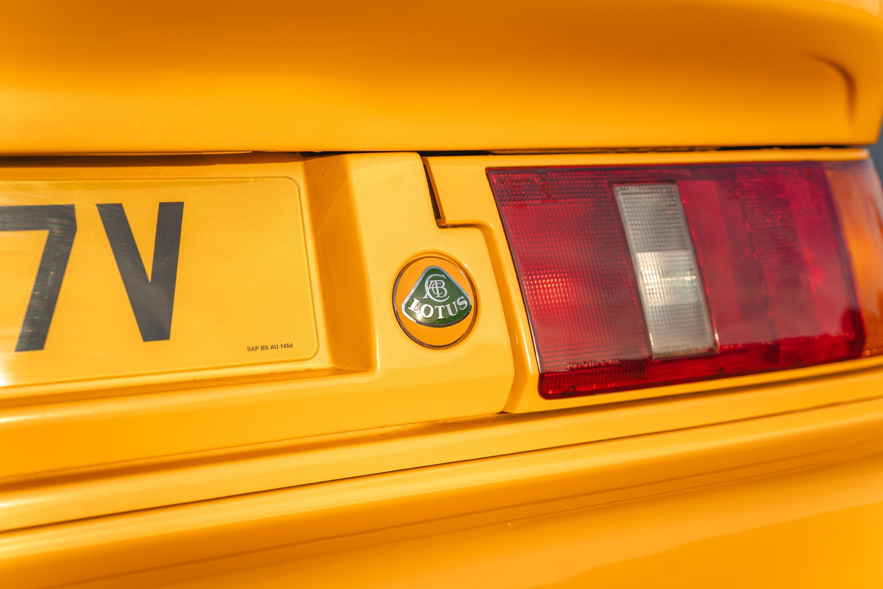 Photo 4 of 12 of 2001 Lotus Esprit Turbo