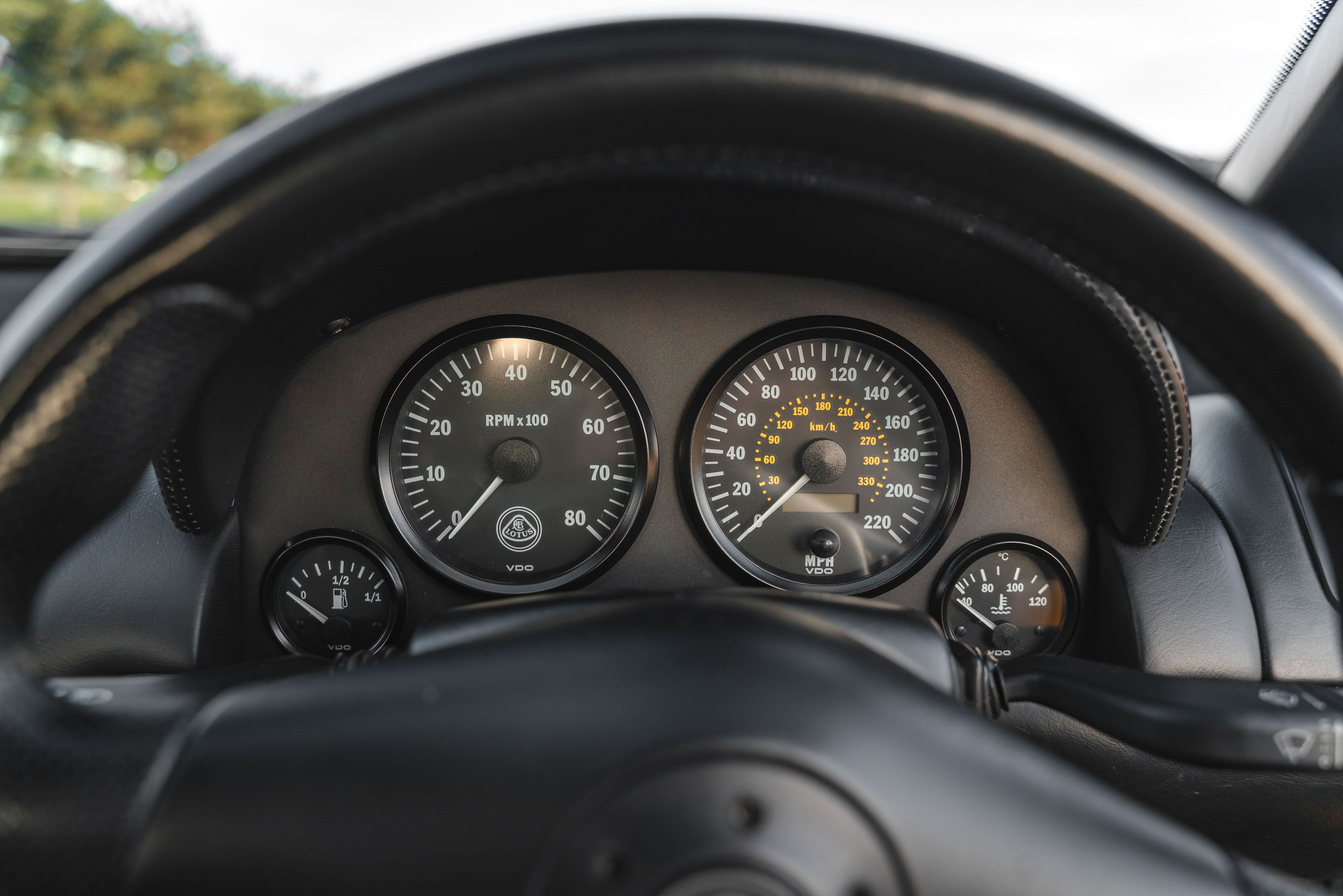 Photo 6 of 12 of 2001 Lotus Esprit Turbo