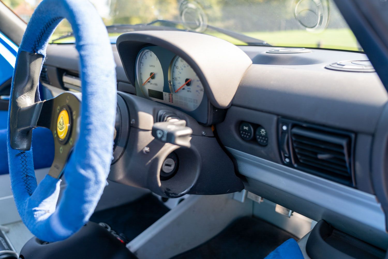 Photo 7 of 12 of 2001 Lotus Exige S1