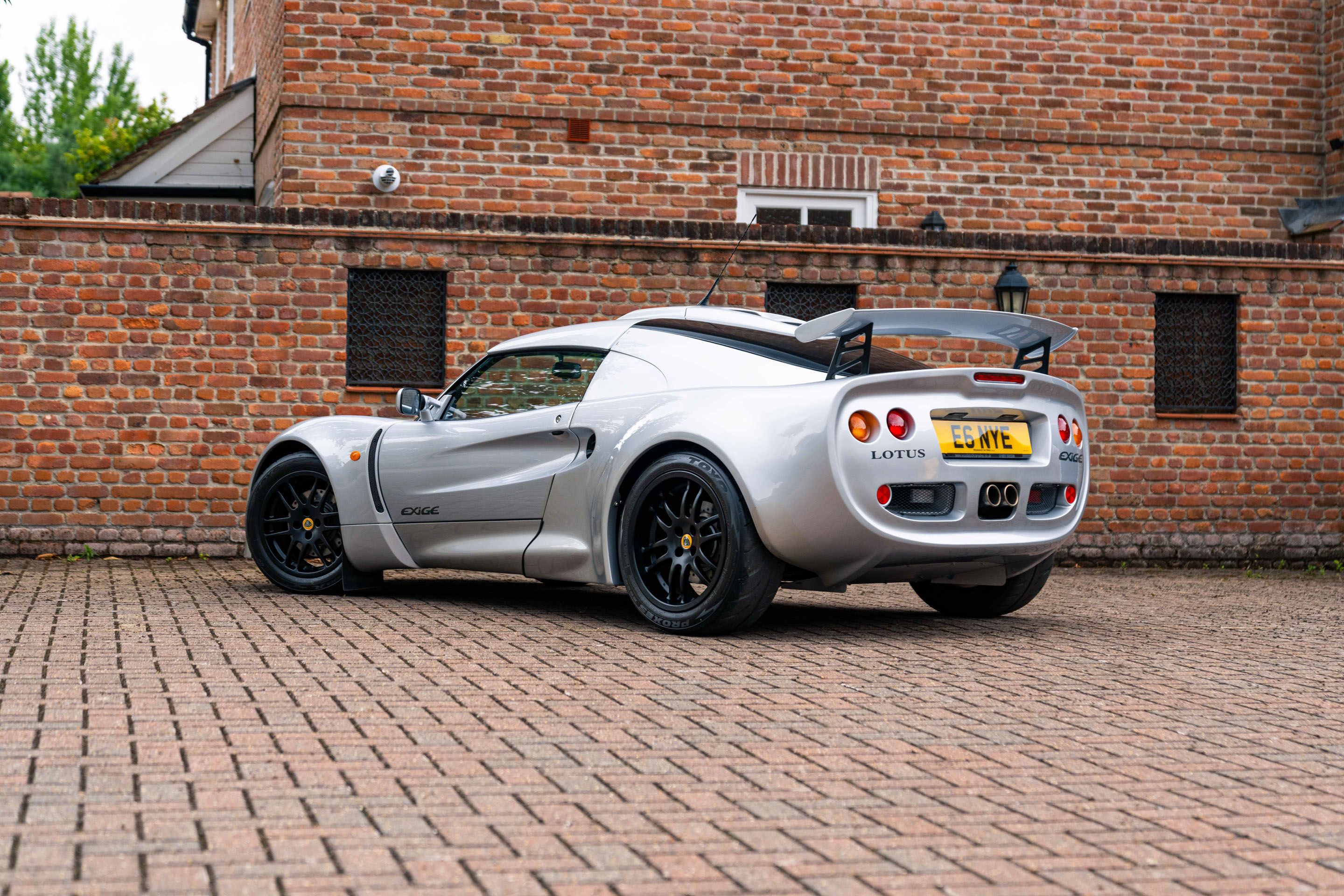 Photo 2 of 12 of 2001 Lotus Exige S1 under 5,000 miles