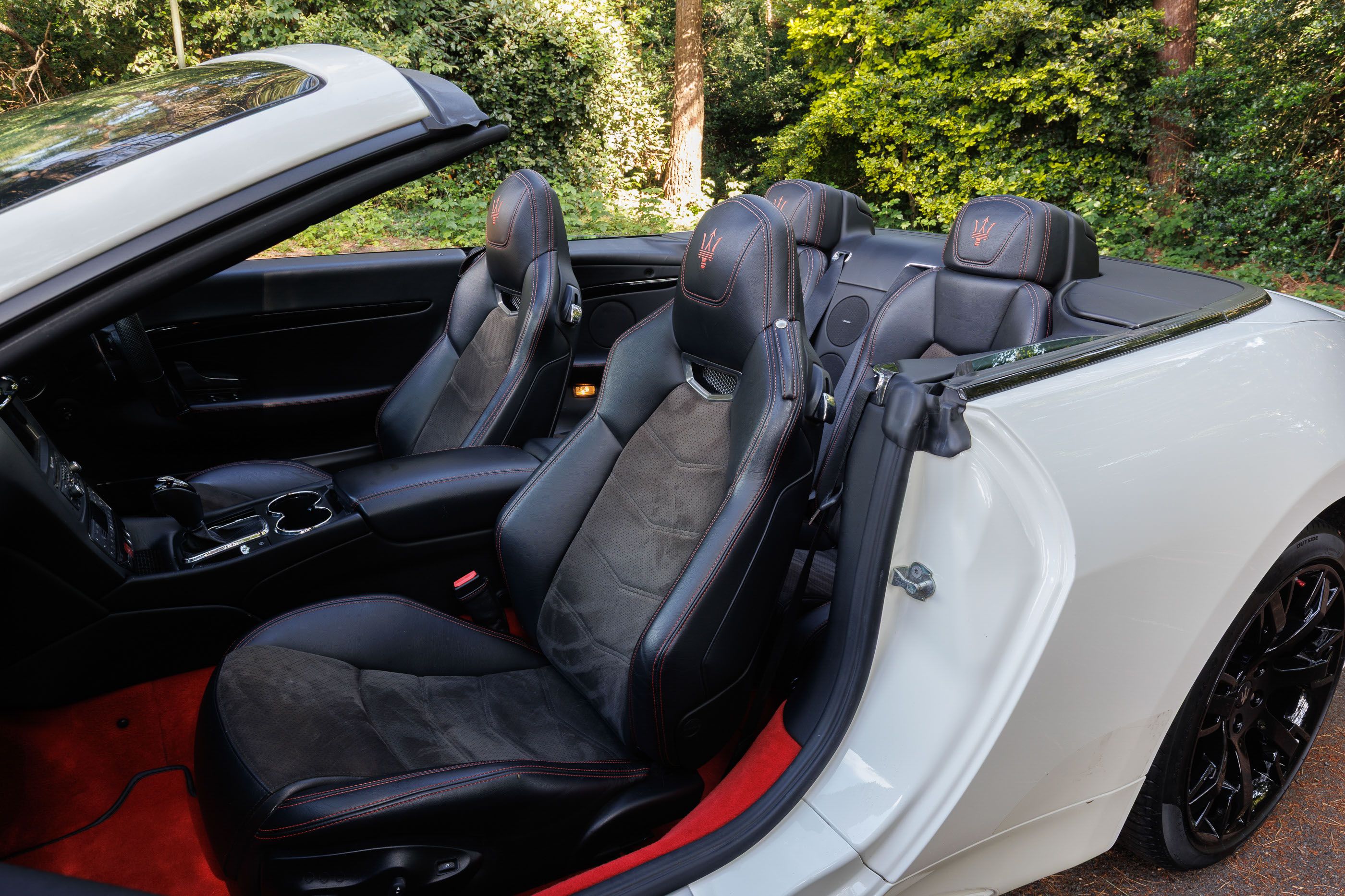 Photo 8 of 12 of 2016 Maserati GranCabrio Sport