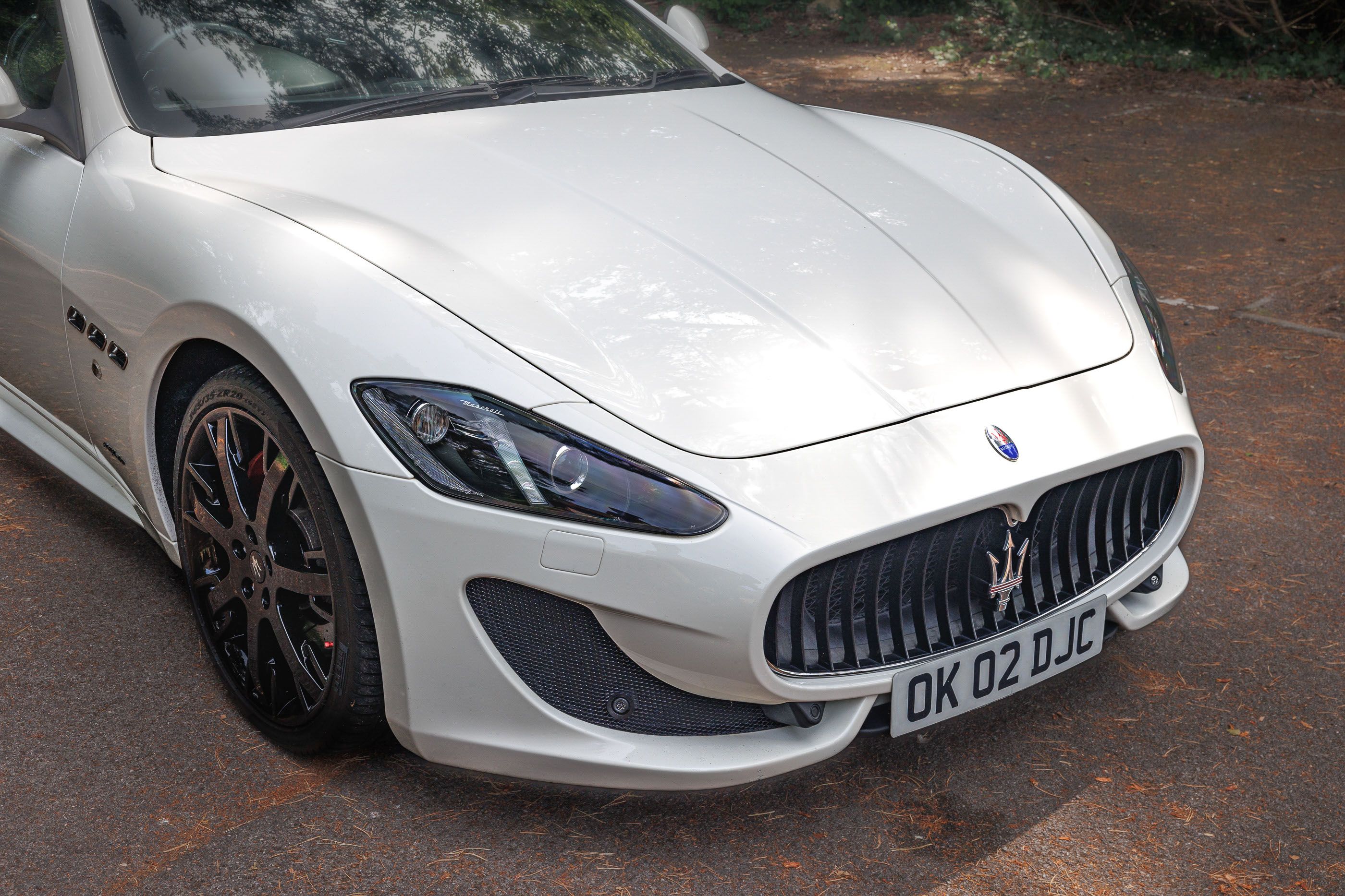 Photo 3 of 12 of 2016 Maserati GranCabrio Sport