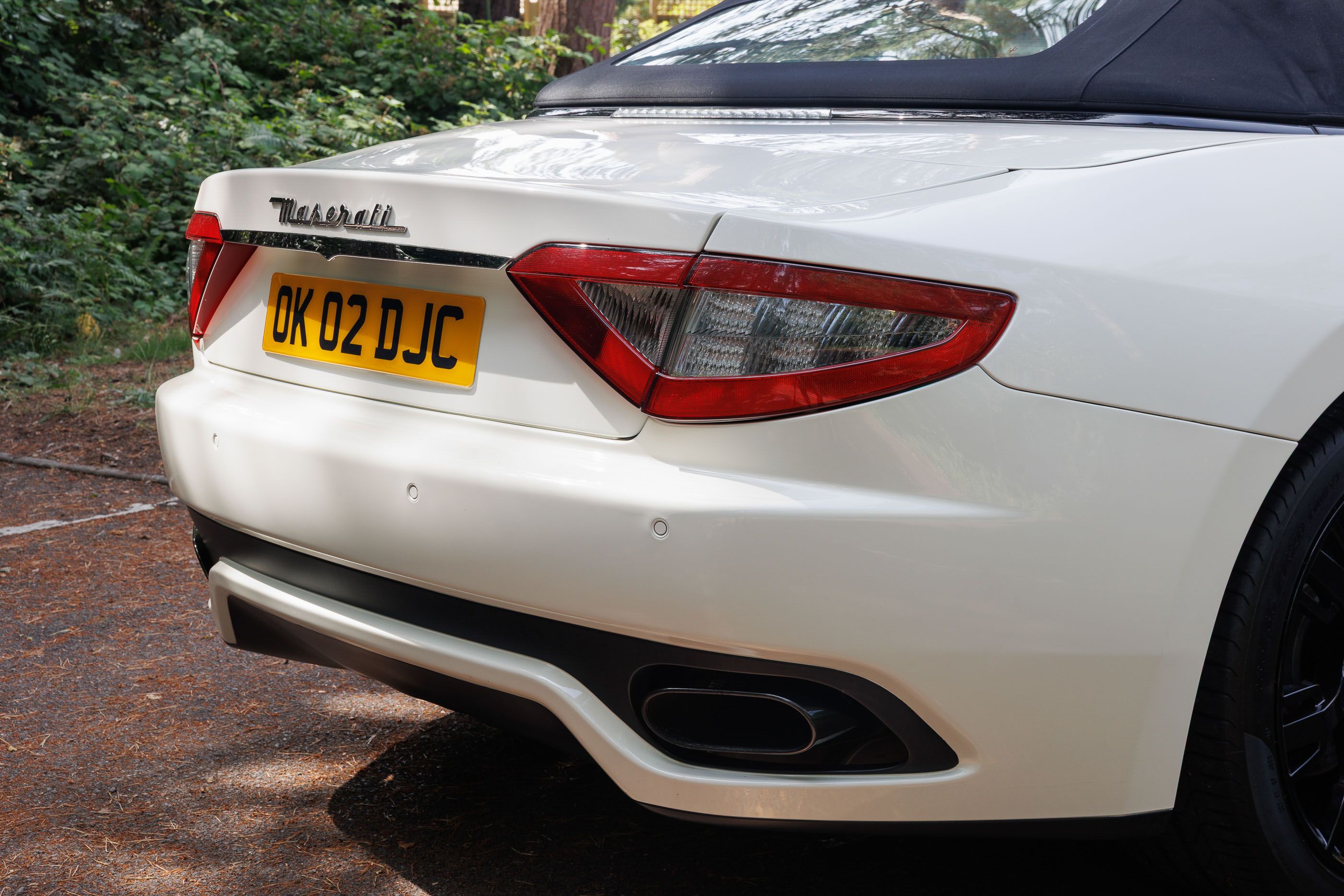 Photo 5 of 12 of 2016 Maserati GranCabrio Sport