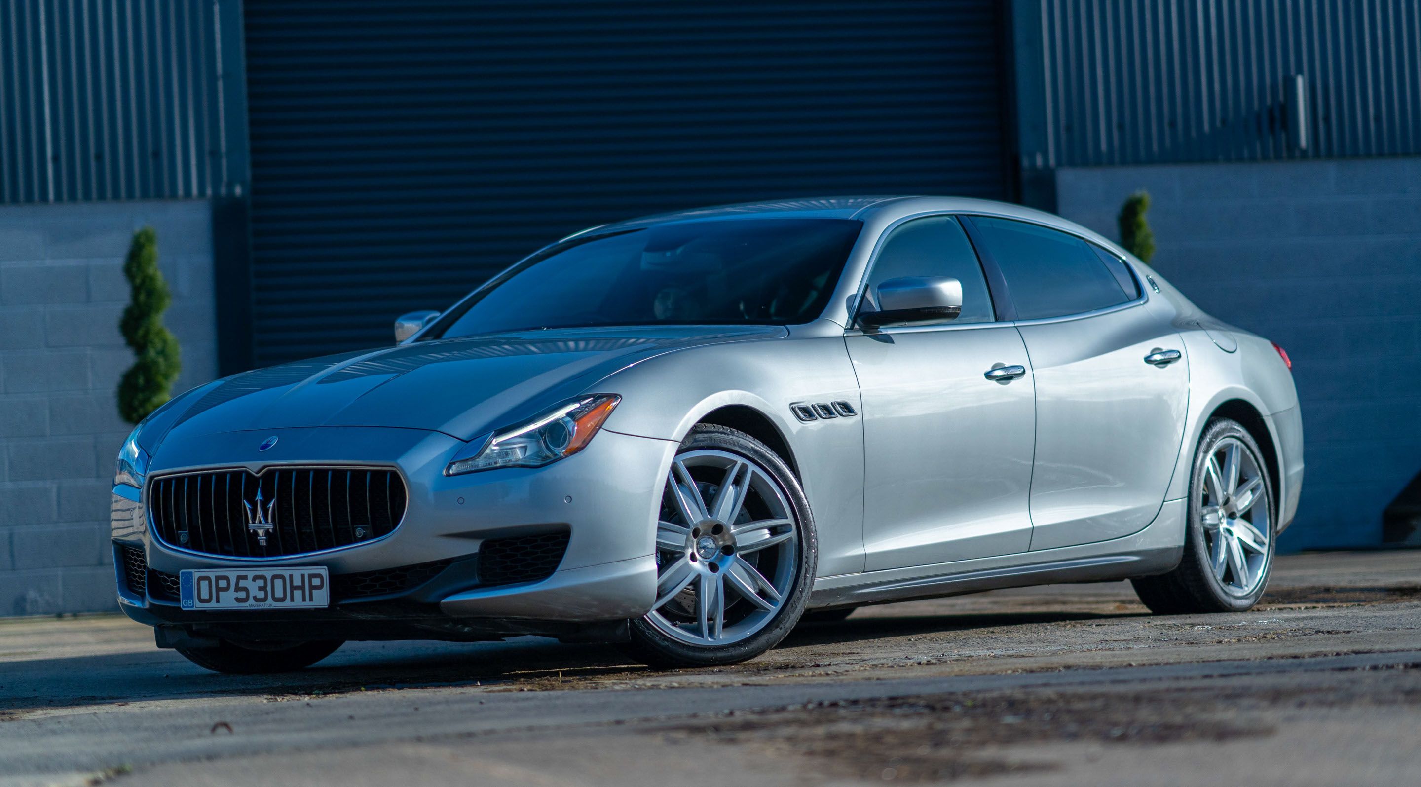 402-450 1/43 マセラティ Quattroporte GTS MINICHAMPS 400123900 Scale 1/43 | MASERATI QUATTROPORTE GTS