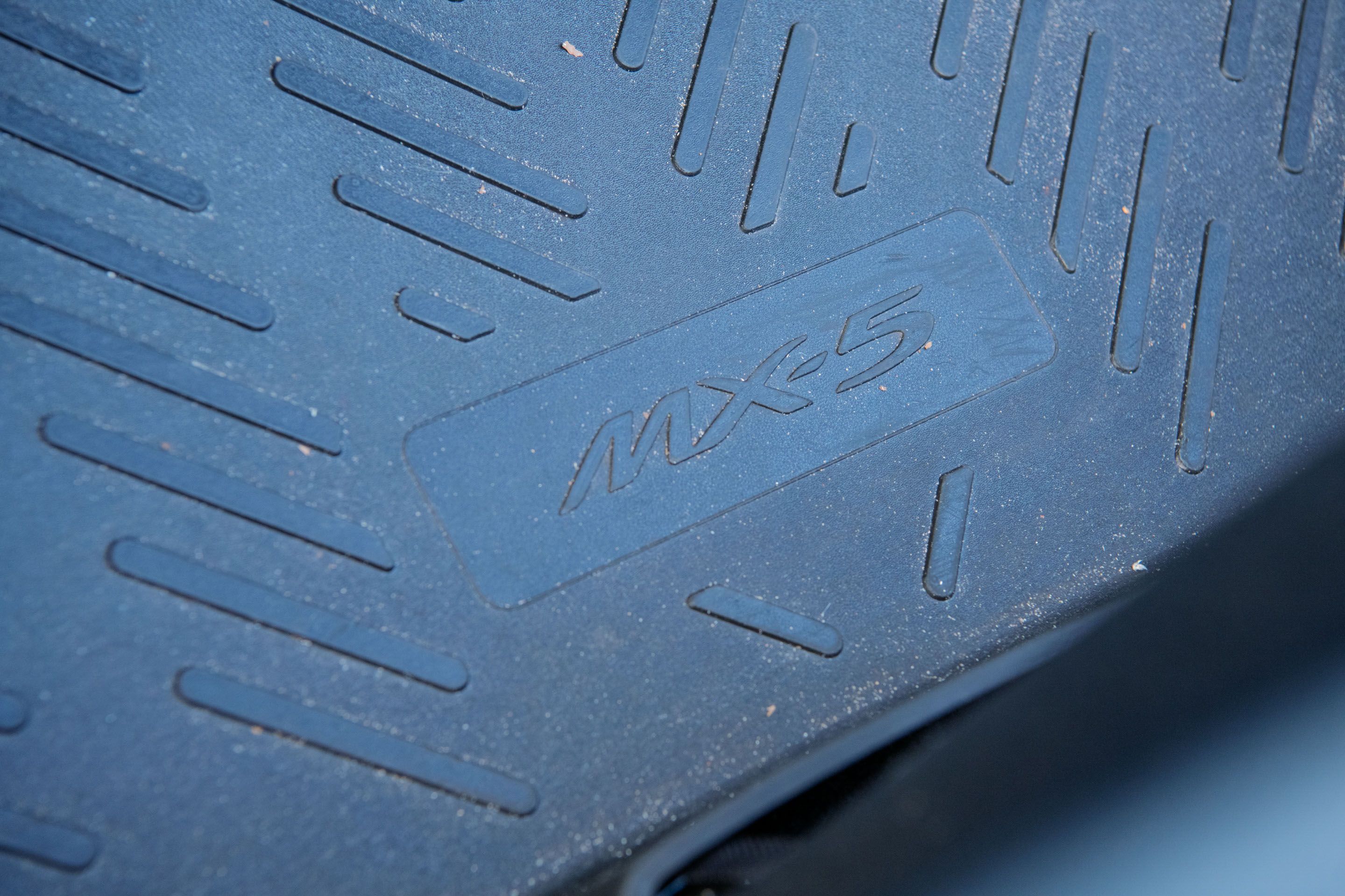 Photo 9 of 12 of 2011 Mazda MX-5 Sport Tech PRHT (NC) BBR Super 200