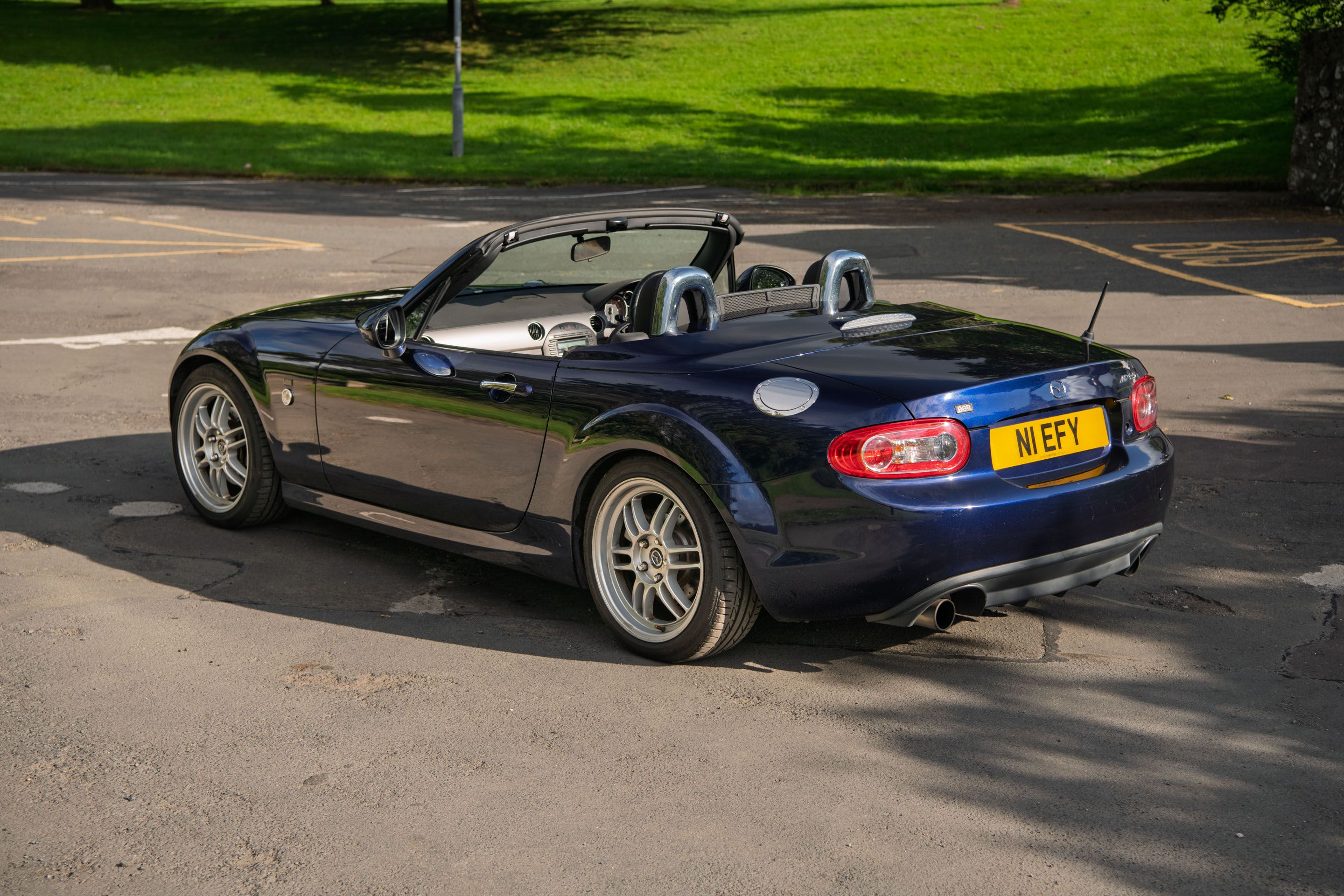 Photo 2 of 12 of 2011 Mazda MX-5 Sport Tech PRHT (NC) BBR Super 200