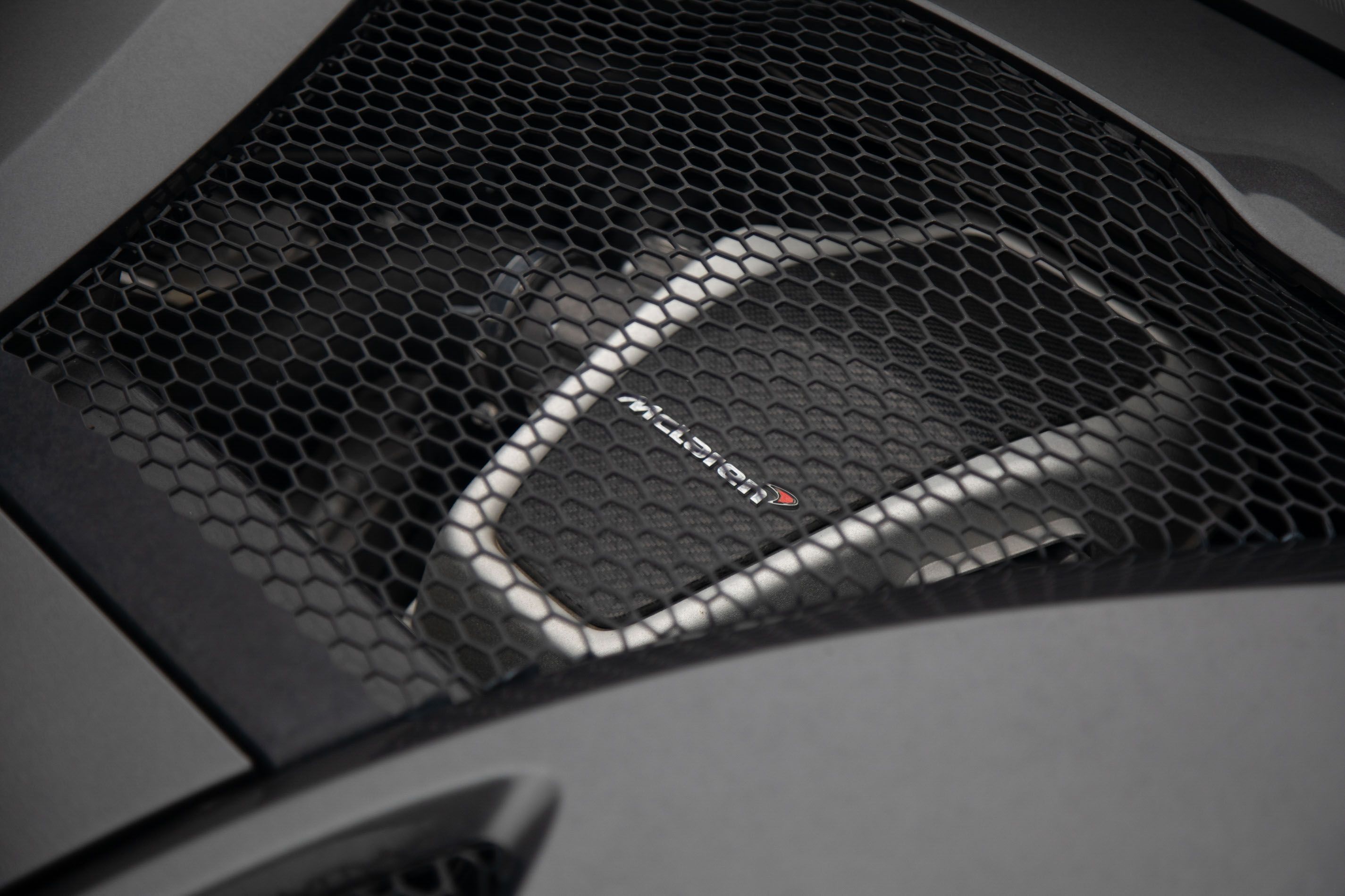 Photo 11 of 12 of 2019 McLaren 570S