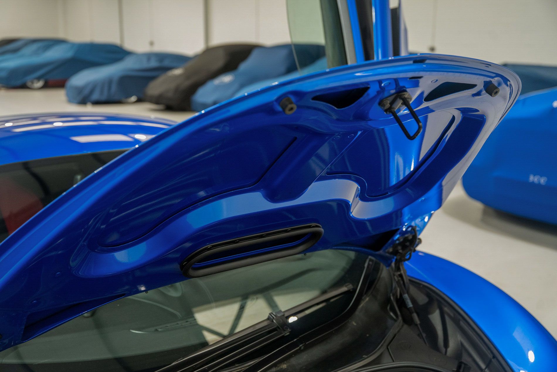 Photo 9 of 12 of 2019 McLaren 570S