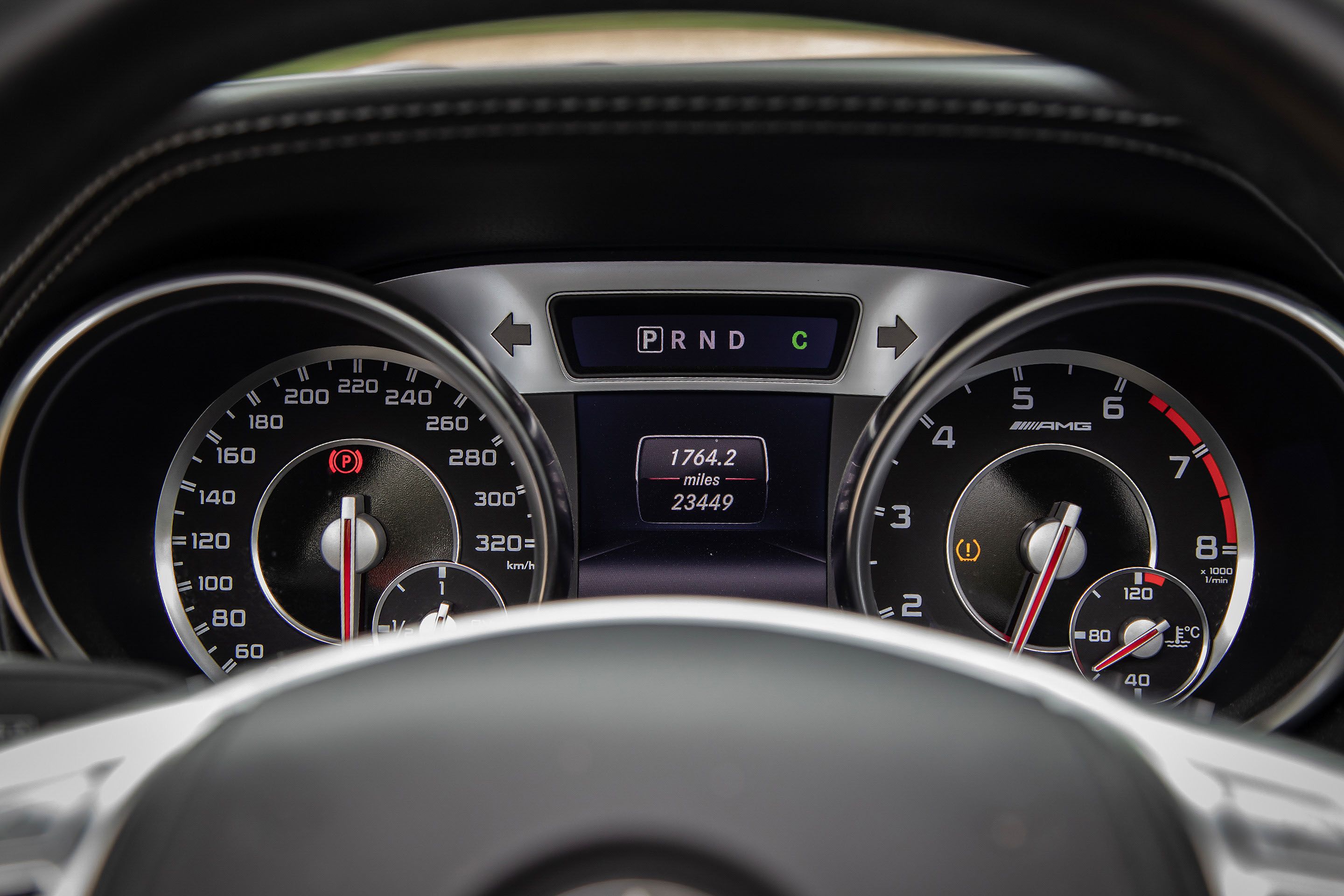 Photo 6 of 12 of 2015 Mercedes-Benz SL63 AMG
