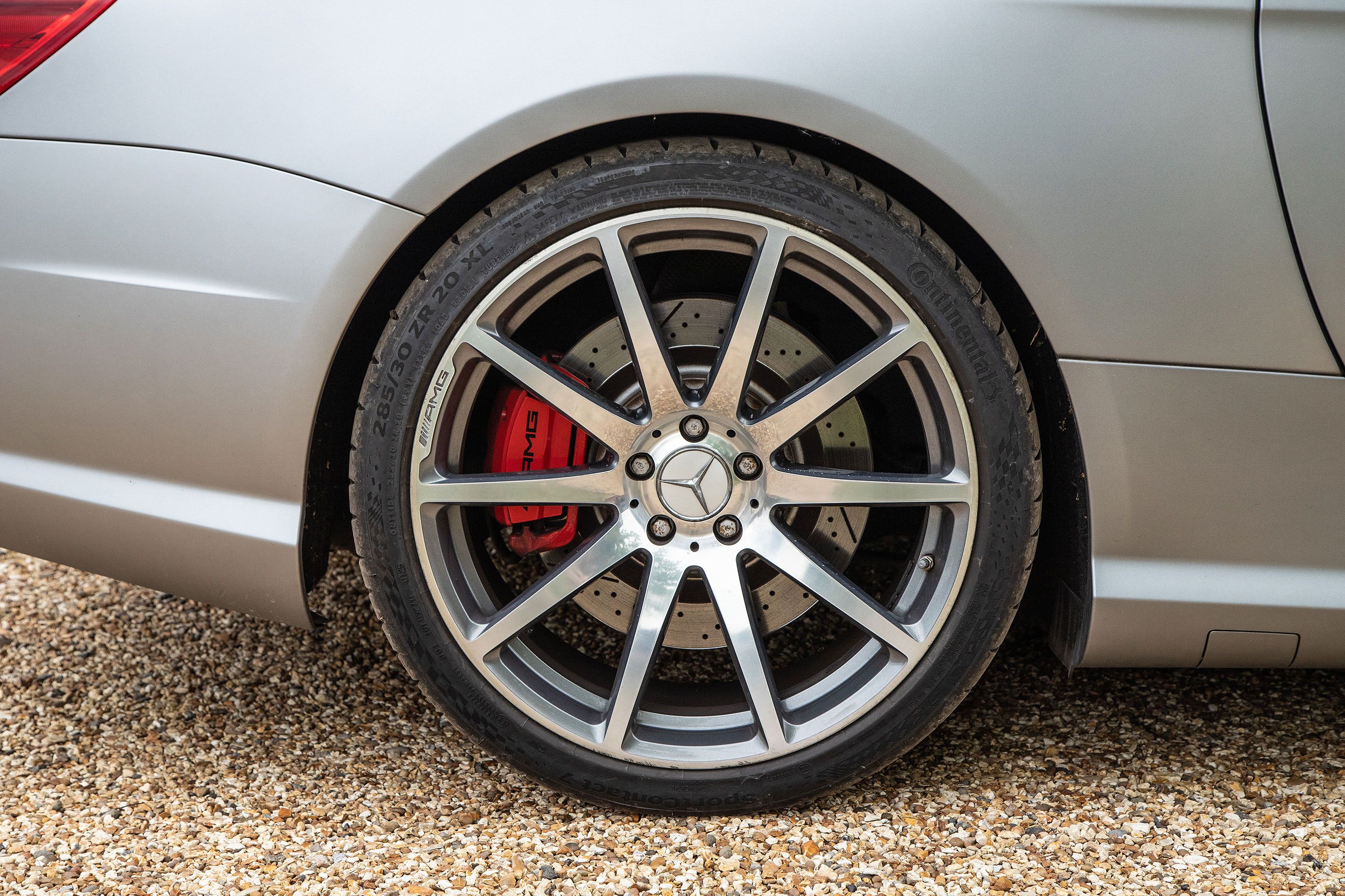 Photo 4 of 12 of 2015 Mercedes-Benz SL63 AMG
