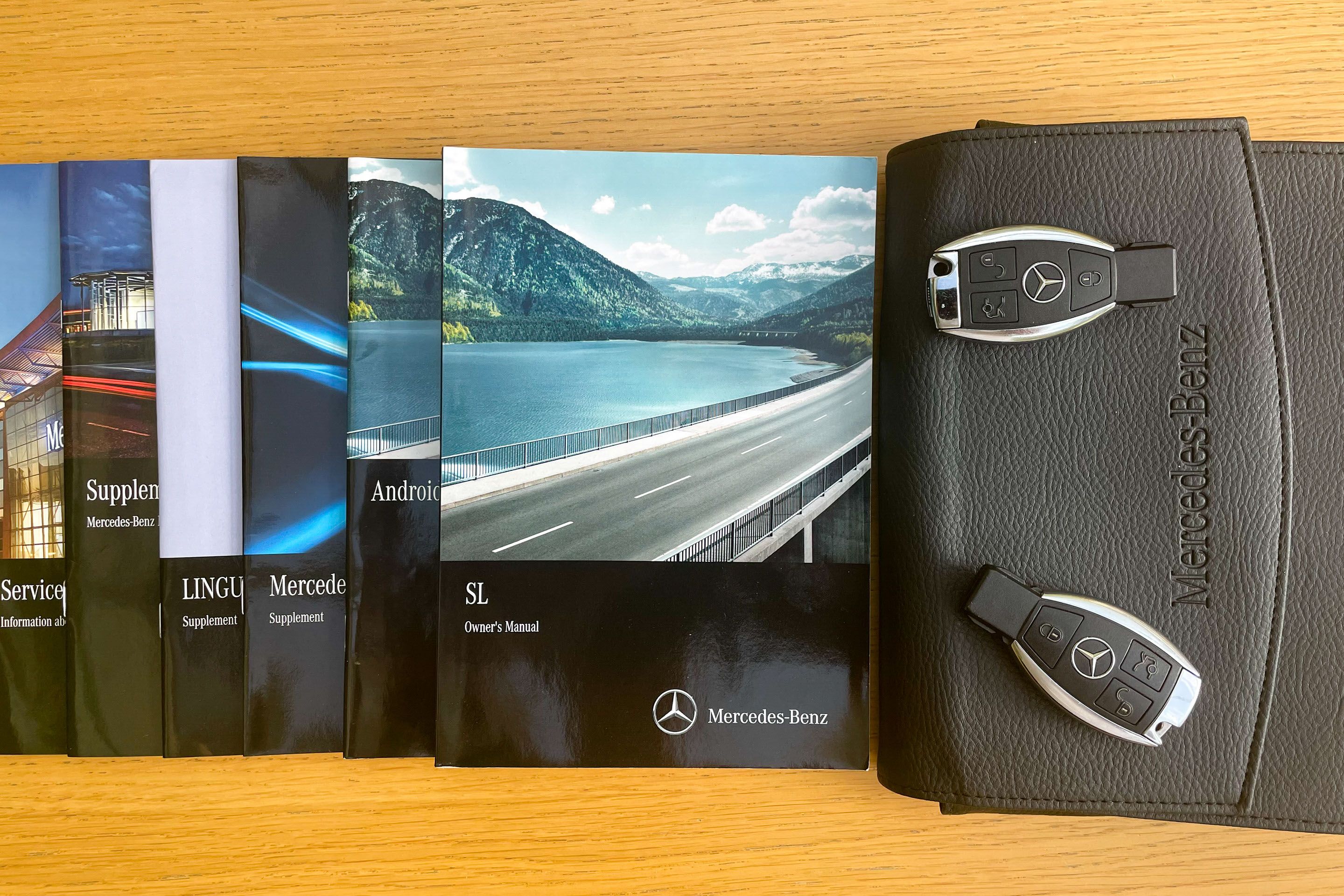 Photo 12 of 12 of 2016 Mercedes-Benz SL 400 AMG Line (R231) Automatic