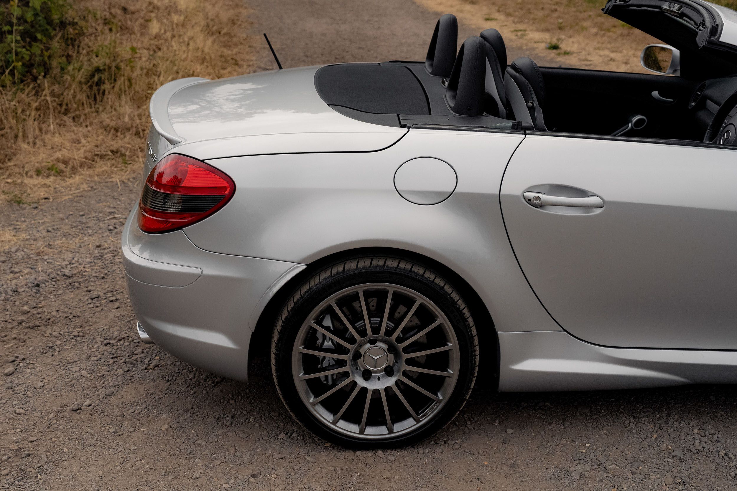 Photo 5 of 12 of 2005 Mercedes-Benz SLK55 AMG