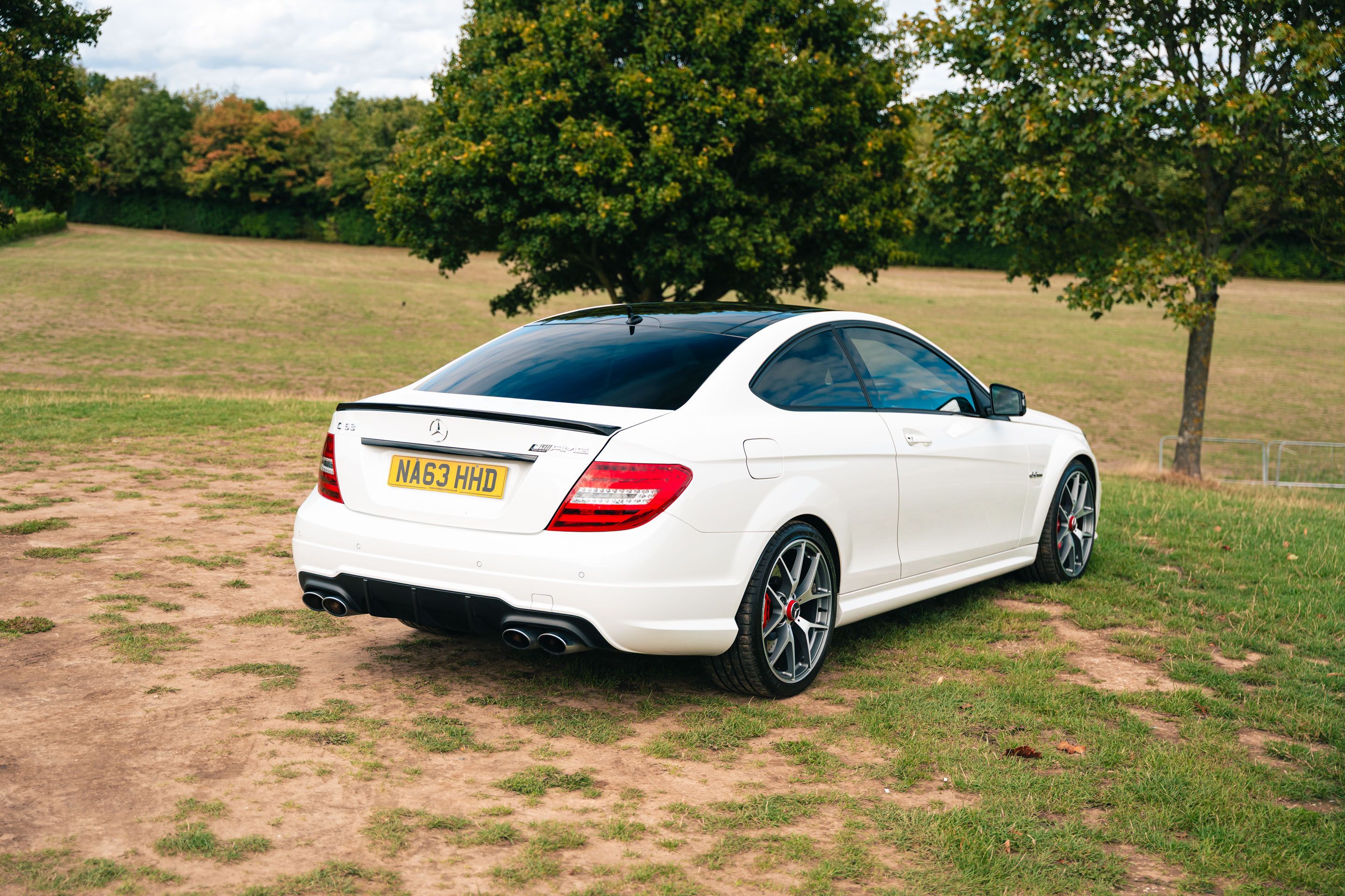Photo 2 of 12 of 2013 Mercedes-Benz C63 AMG Edition 507
