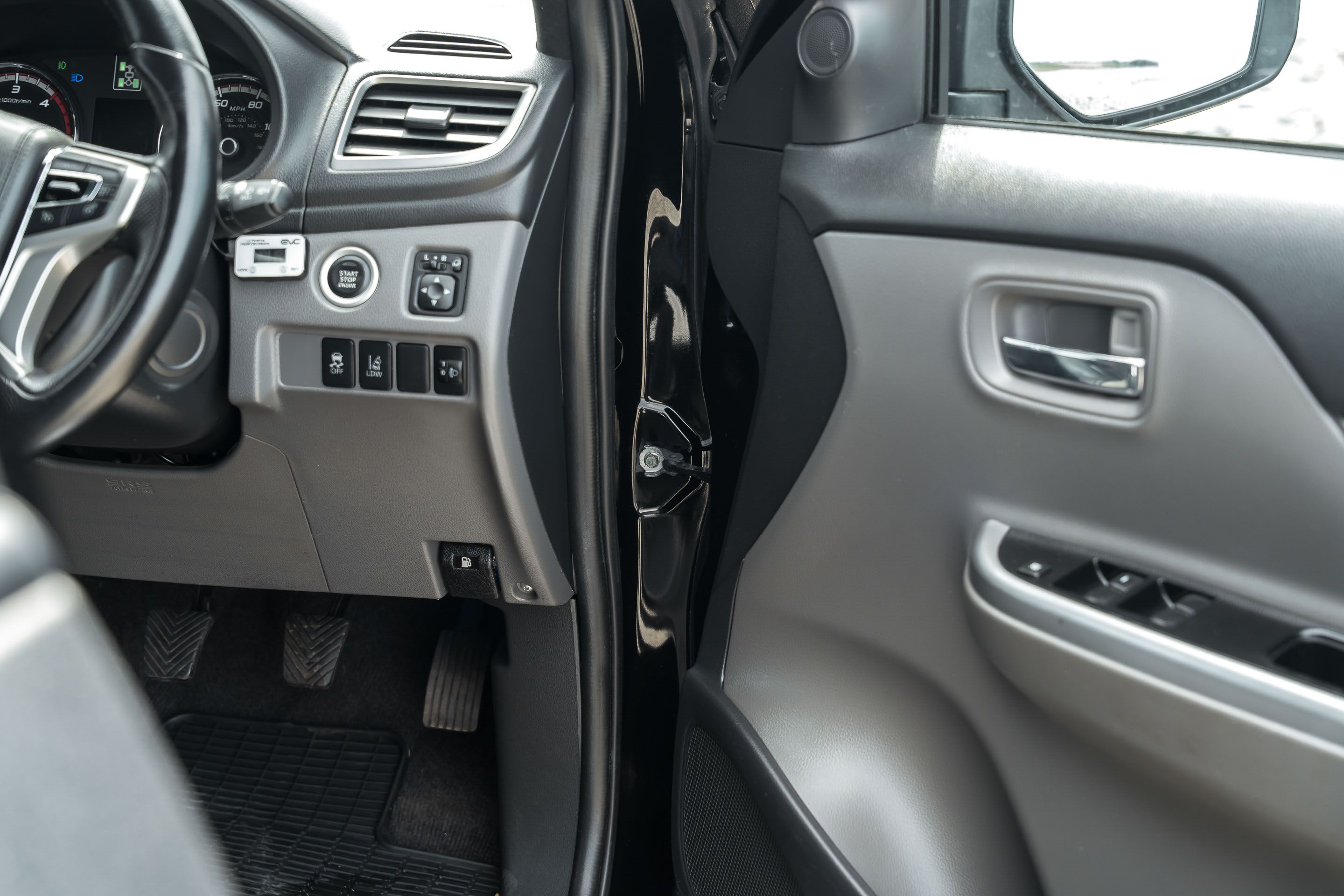 Photo 7 of 12 of 2018 Mitsubishi L200 Barbarian Adventure Truck