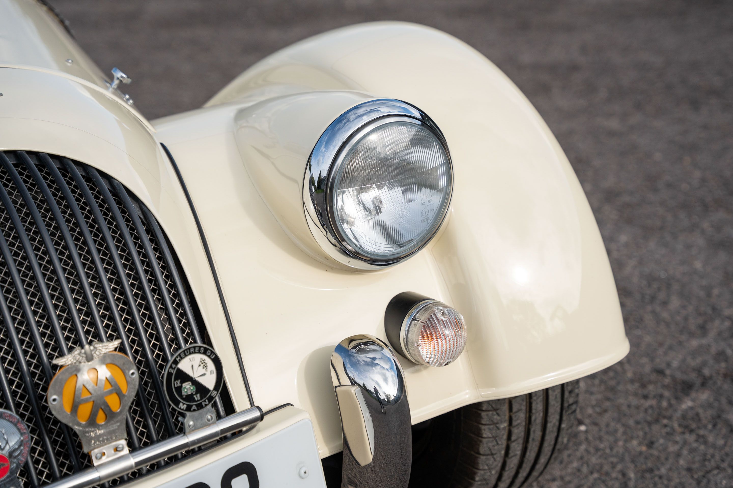 Photo 3 of 12 of 2016 Morgan Plus 4 2.0 Manual