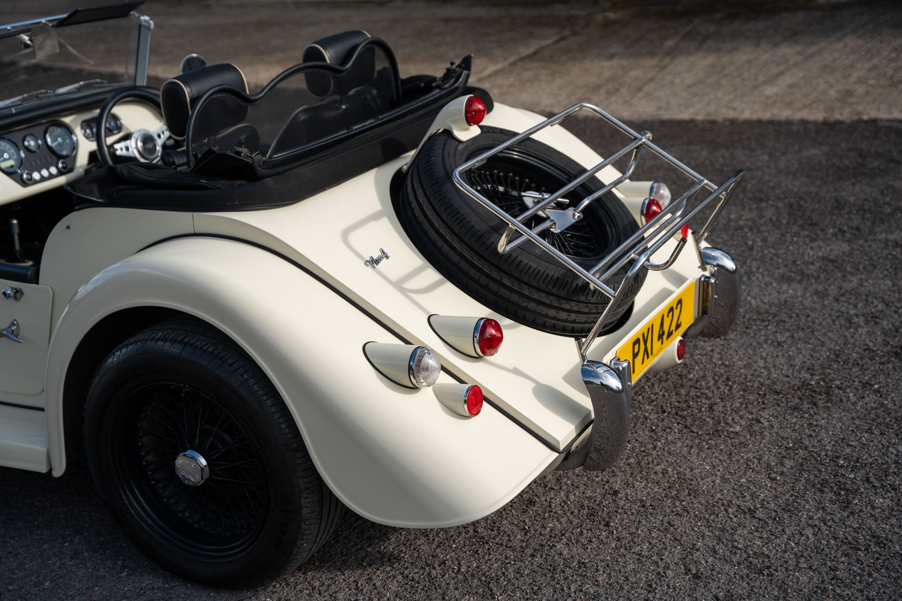 Photo 4 of 12 of 2016 Morgan Plus 4 2.0 Manual