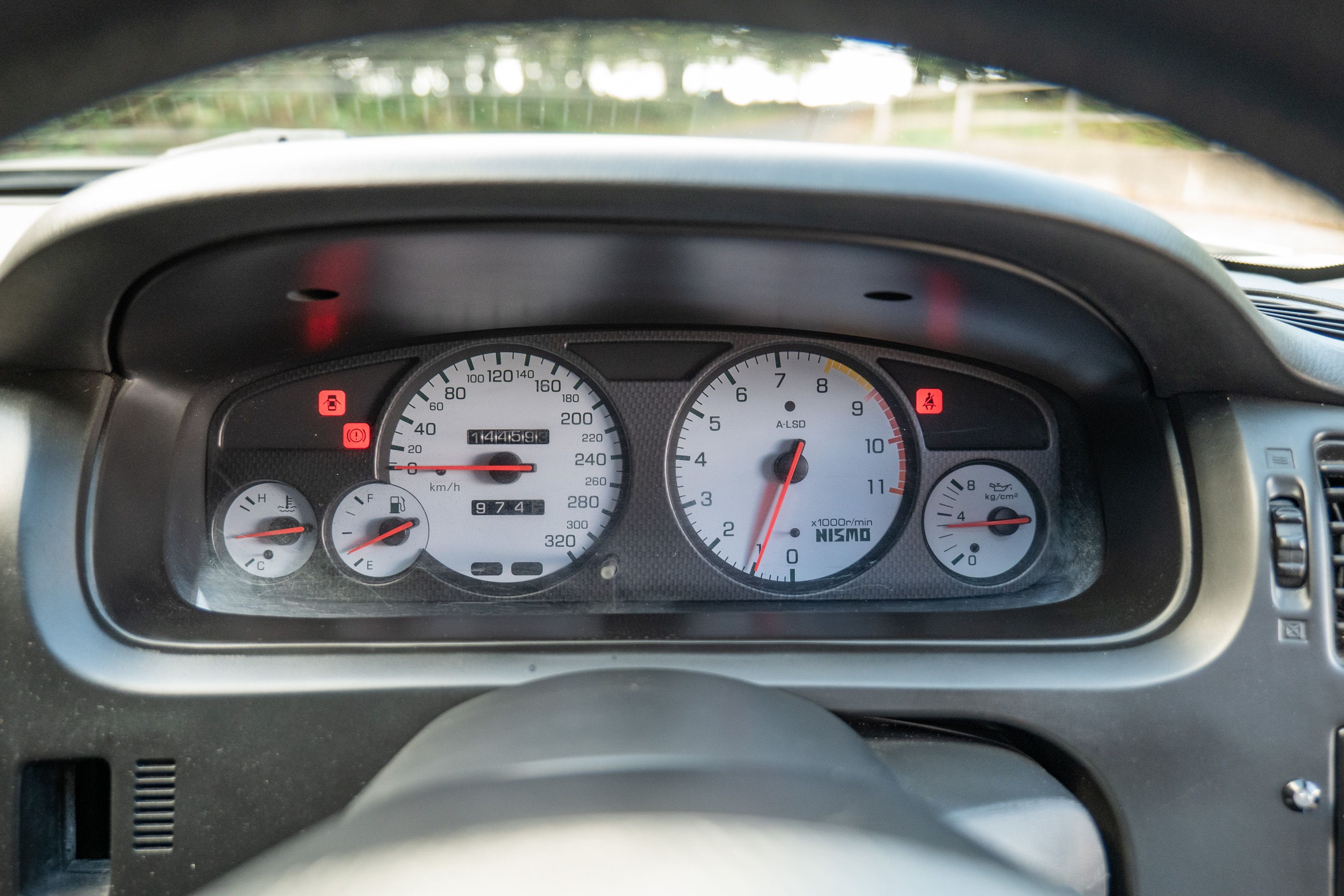 Photo 5 of 12 of 1996 Nissan Skyline R33 GT-R V-Spec