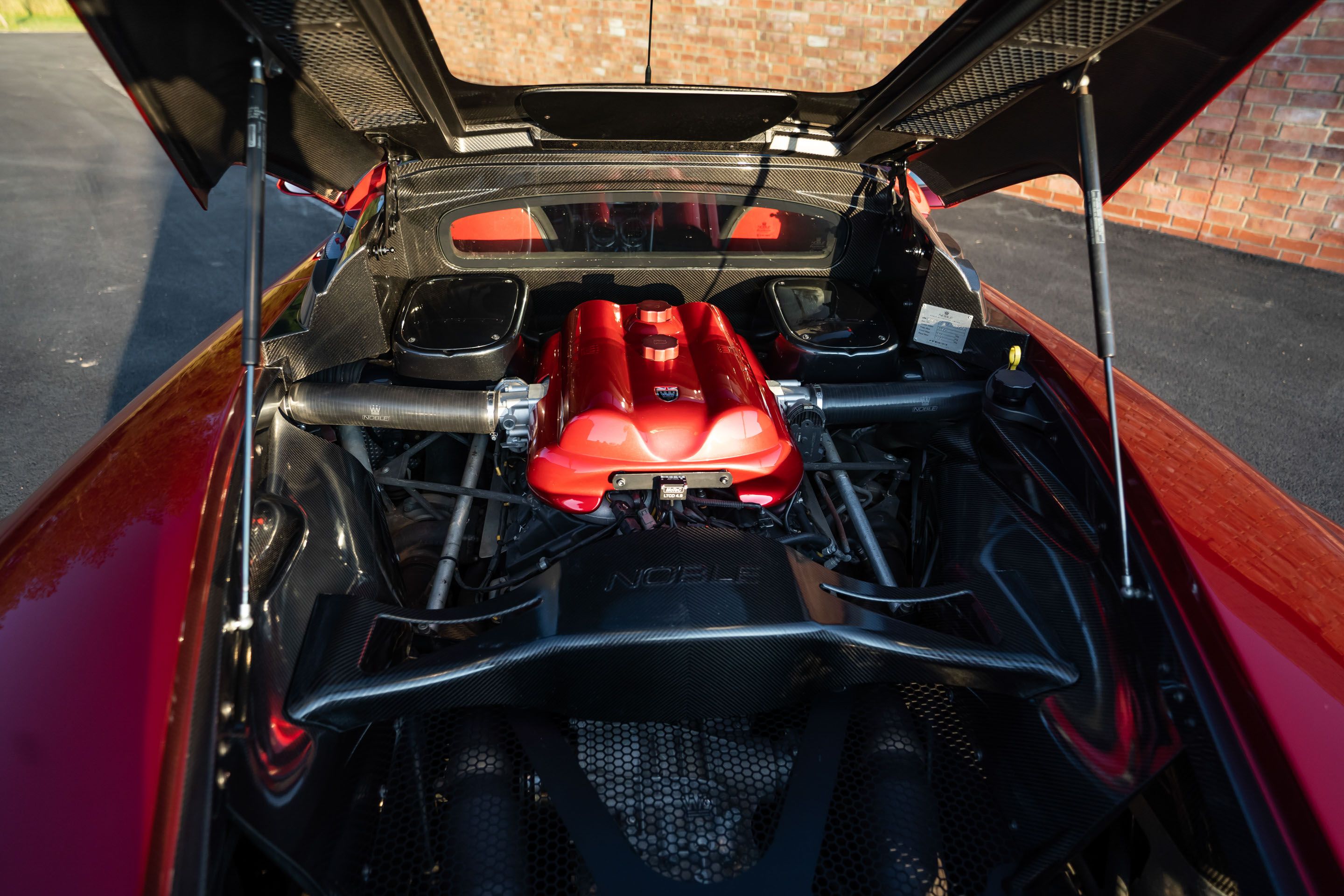 Photo 10 of 12 of 2011 Noble M600
