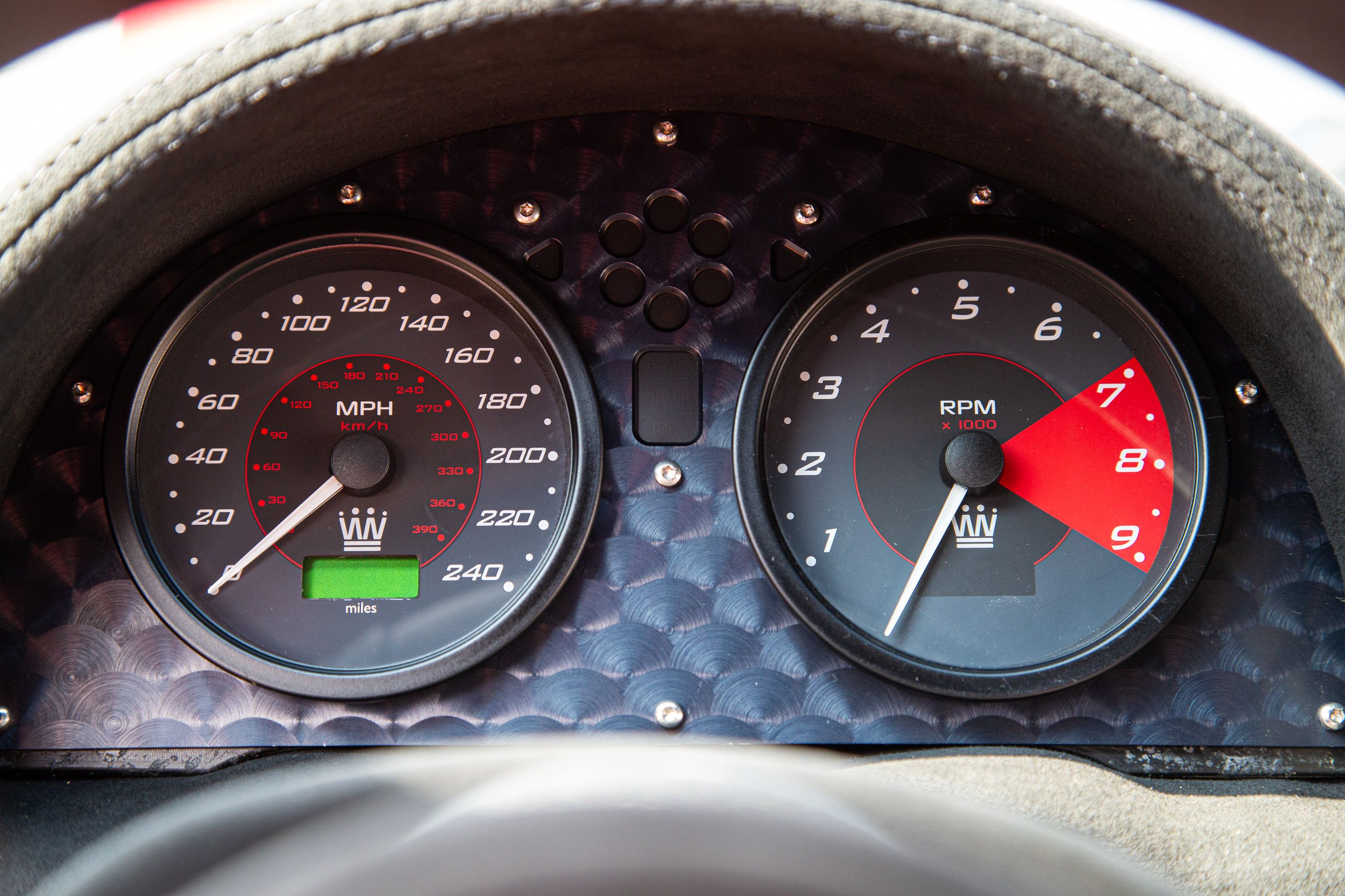 Photo 7 of 12 of 2011 Noble M600
