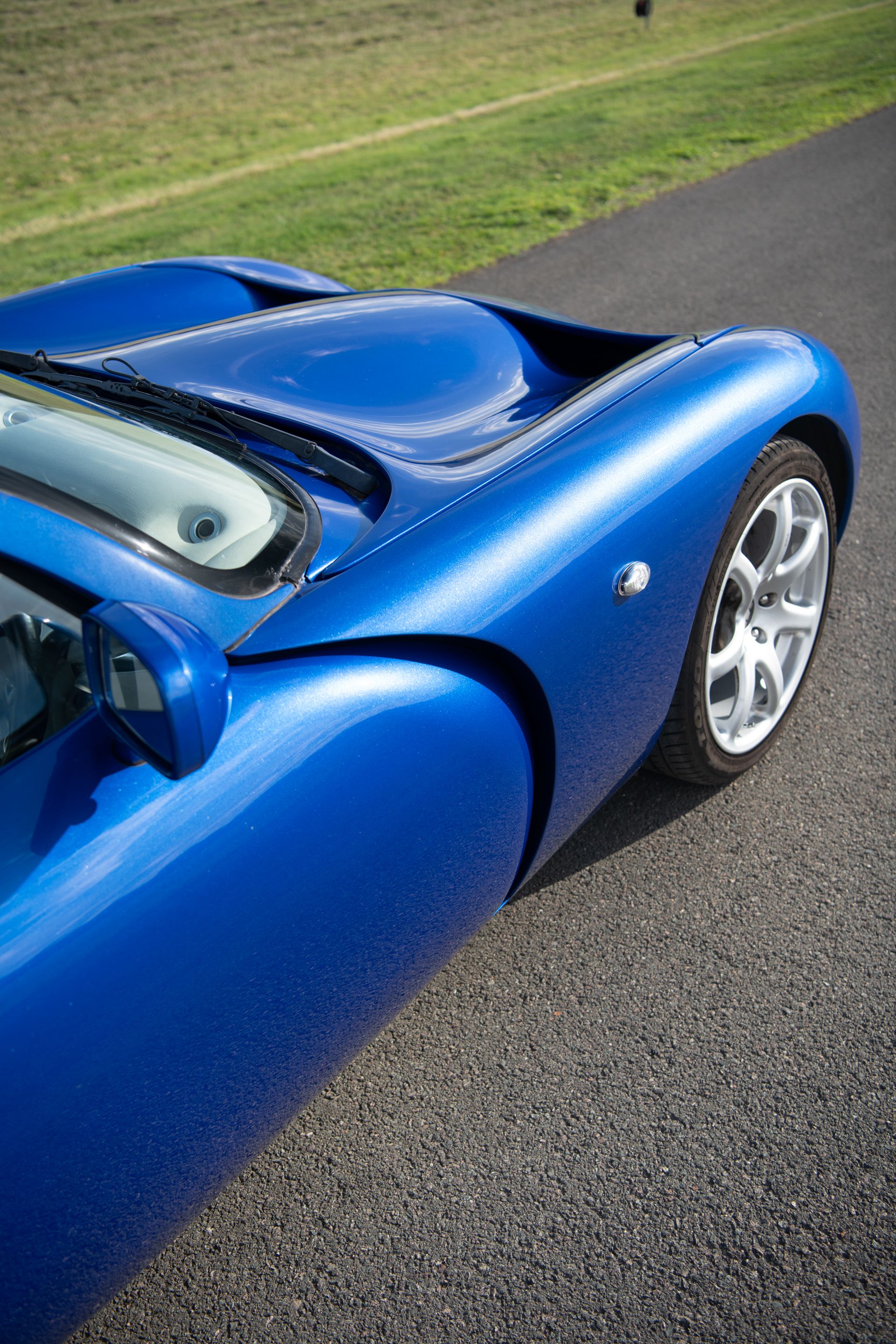 Photo 4 of 12 of 2000 TVR Tuscan Speed 6