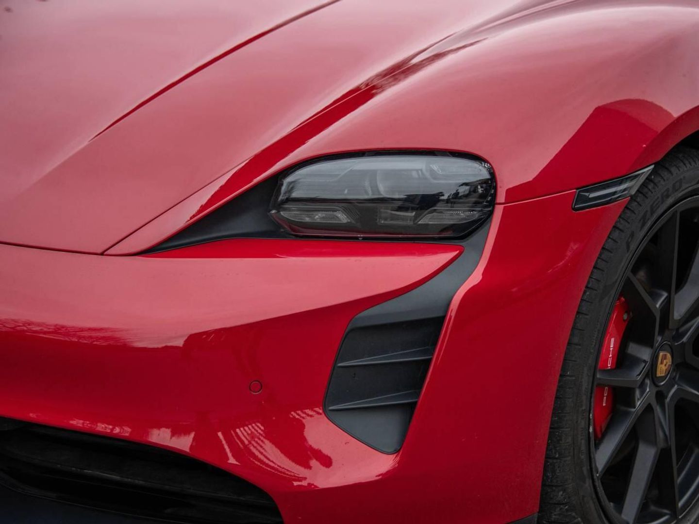 Used 2022 PORSCHE TAYCAN GTS for sale - PistonHeads UK