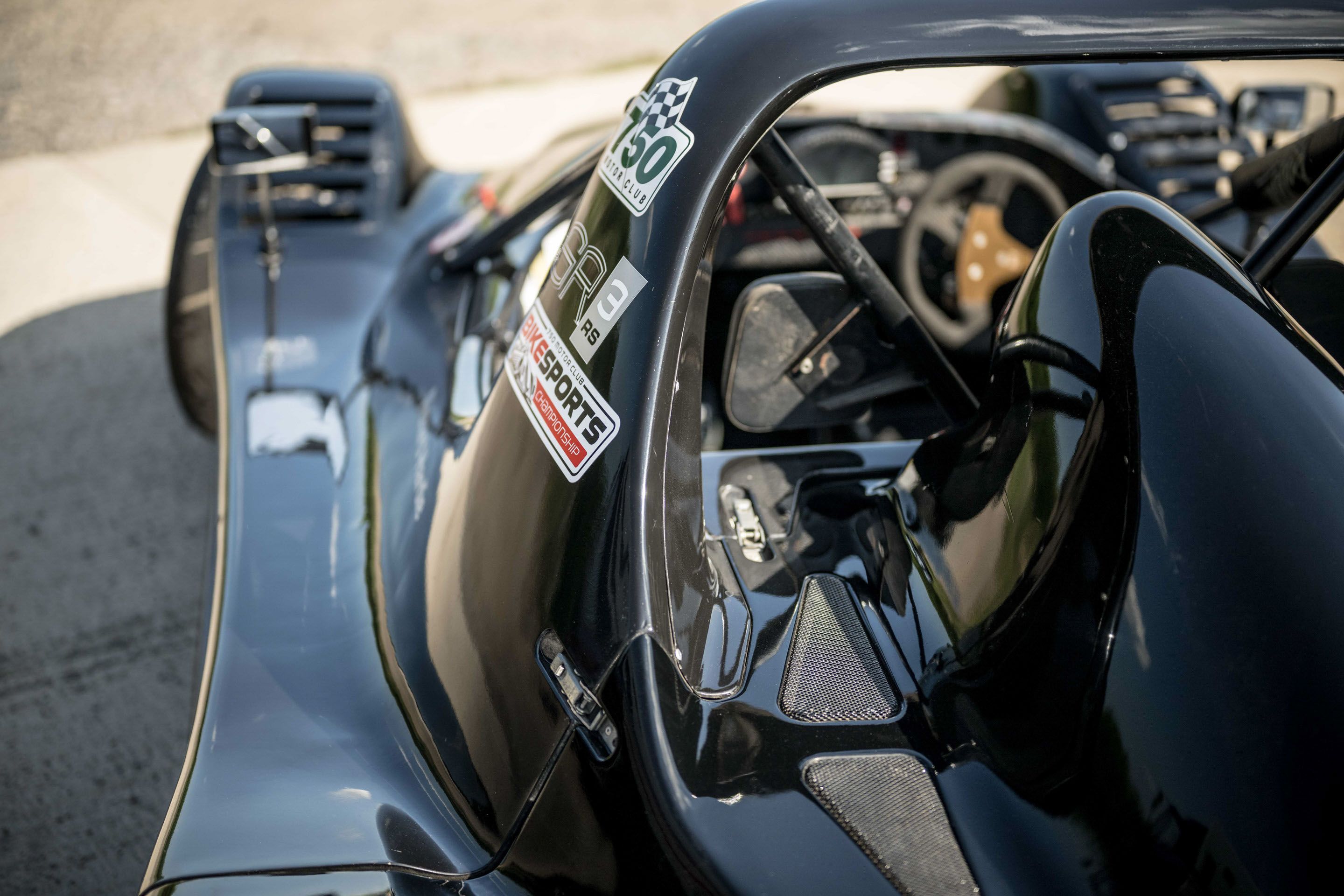 Photo 4 of 12 of 2013 Radical SR3 RS