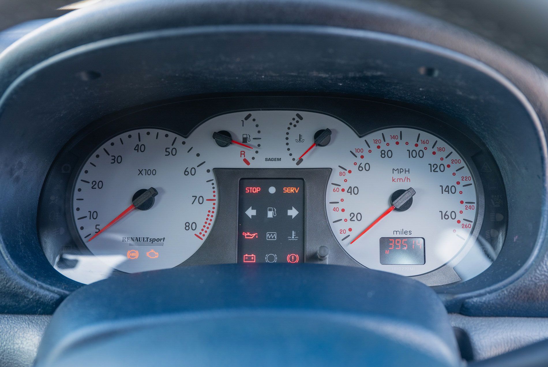 Photo 5 of 12 of 2002 Renault Sport Clio V6