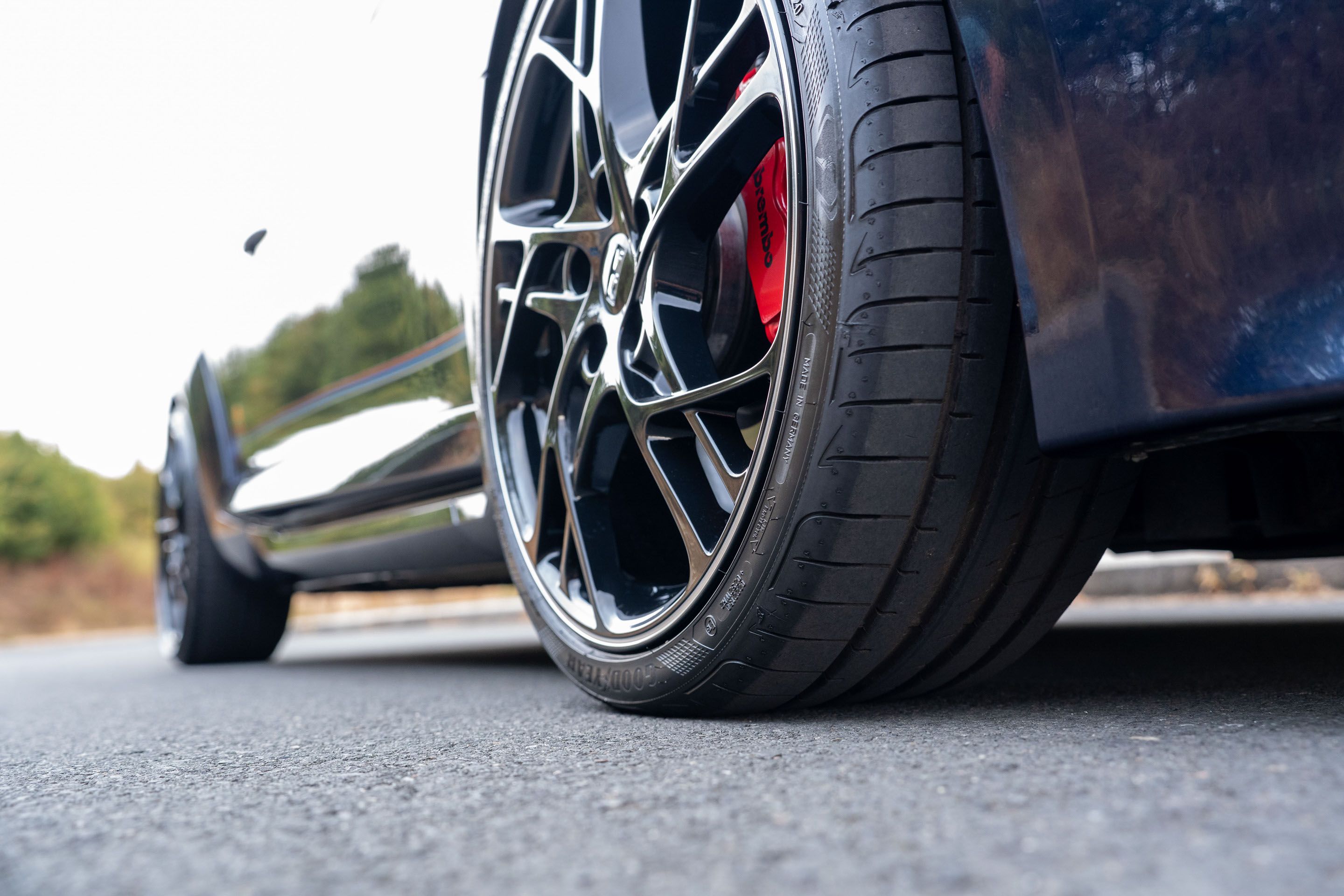 Photo 5 of 12 of 2013 Renaultsport Megane Red Bull Racing RB8