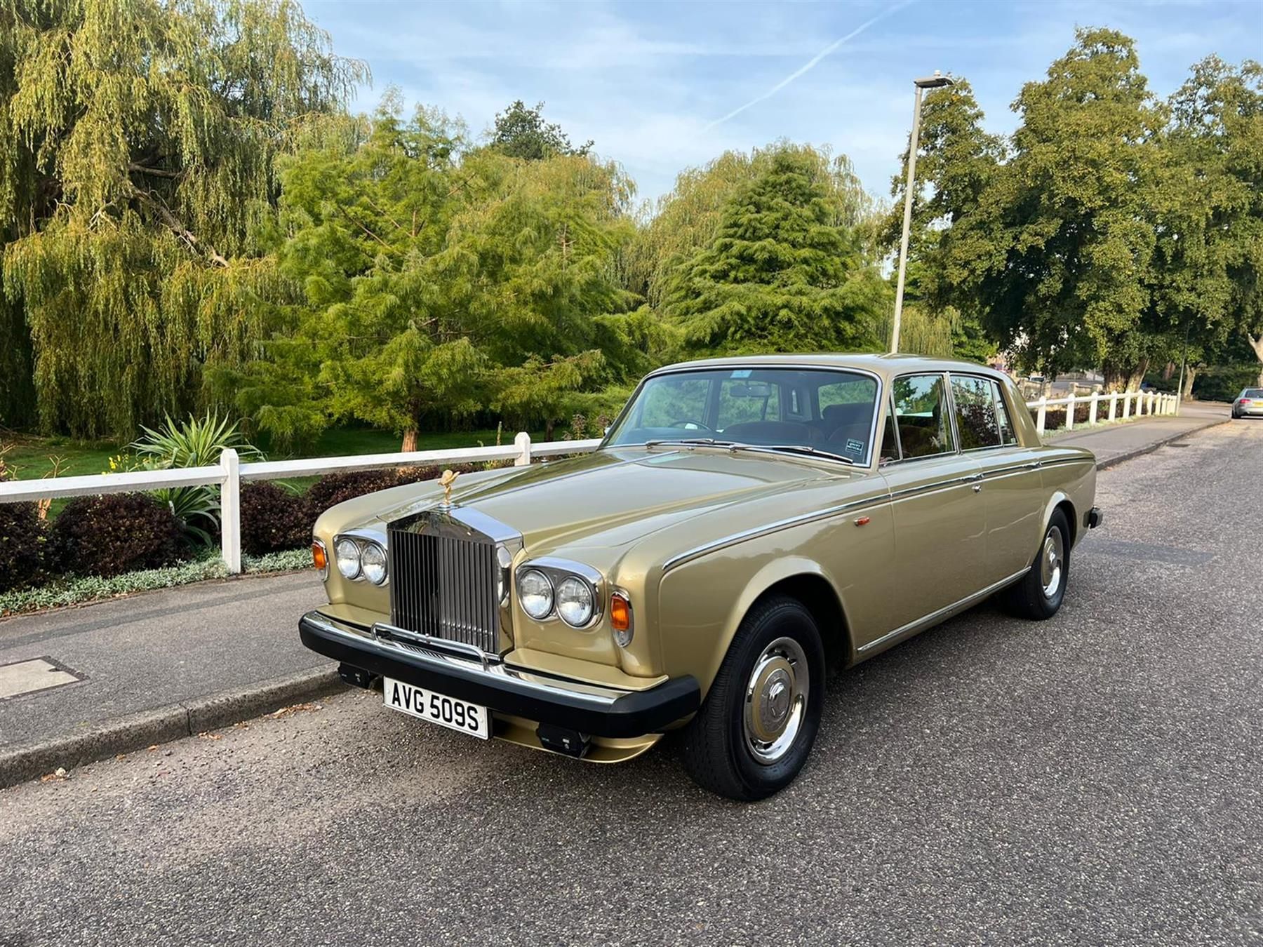 RollsRoyce Silver Lady The Spirit of Ecstasy Emily Flying Lady Stock  Photo  Alamy