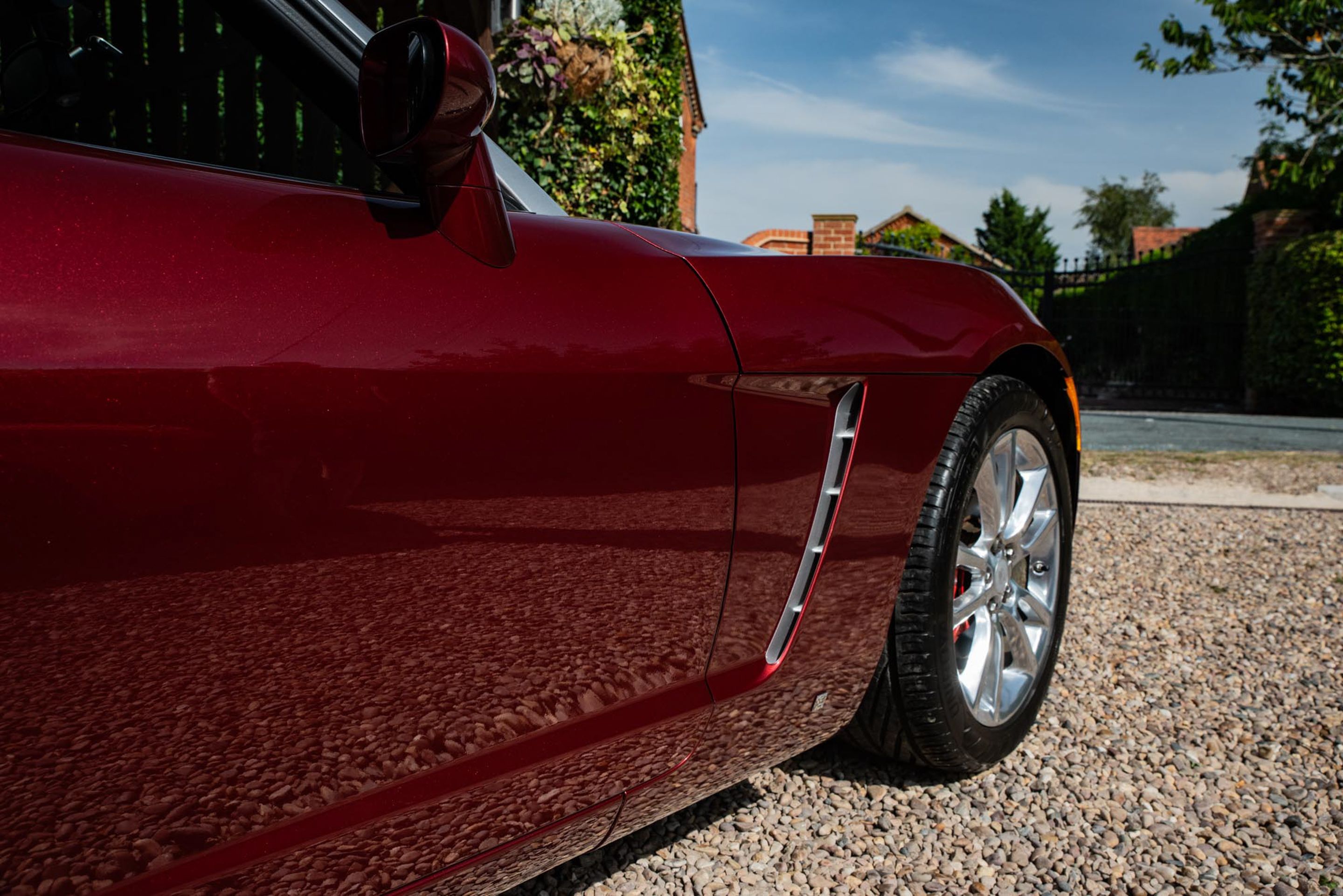 Photo 5 of 12 of 2009 Saturn Sky Red Line