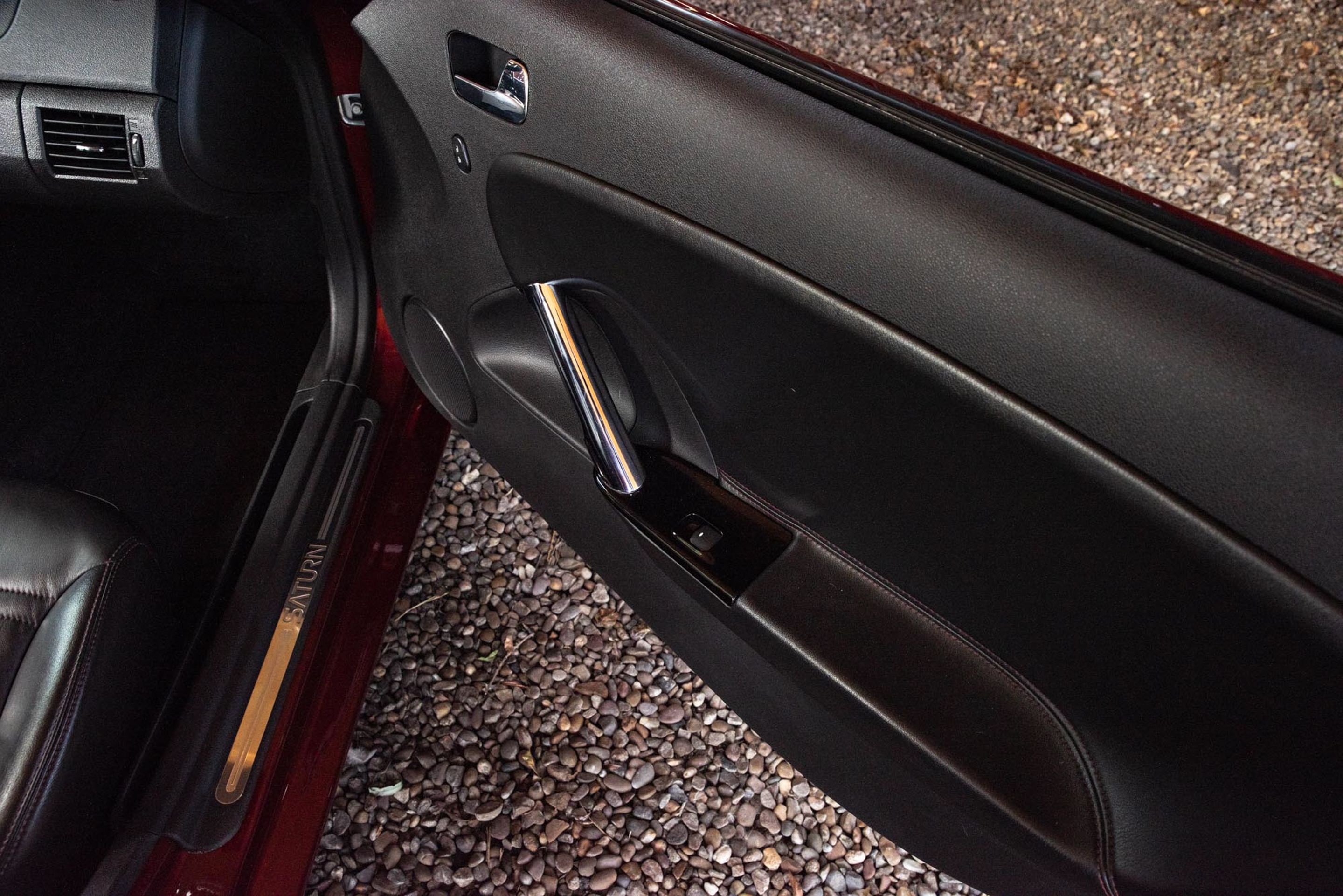 Photo 9 of 12 of 2009 Saturn Sky Red Line