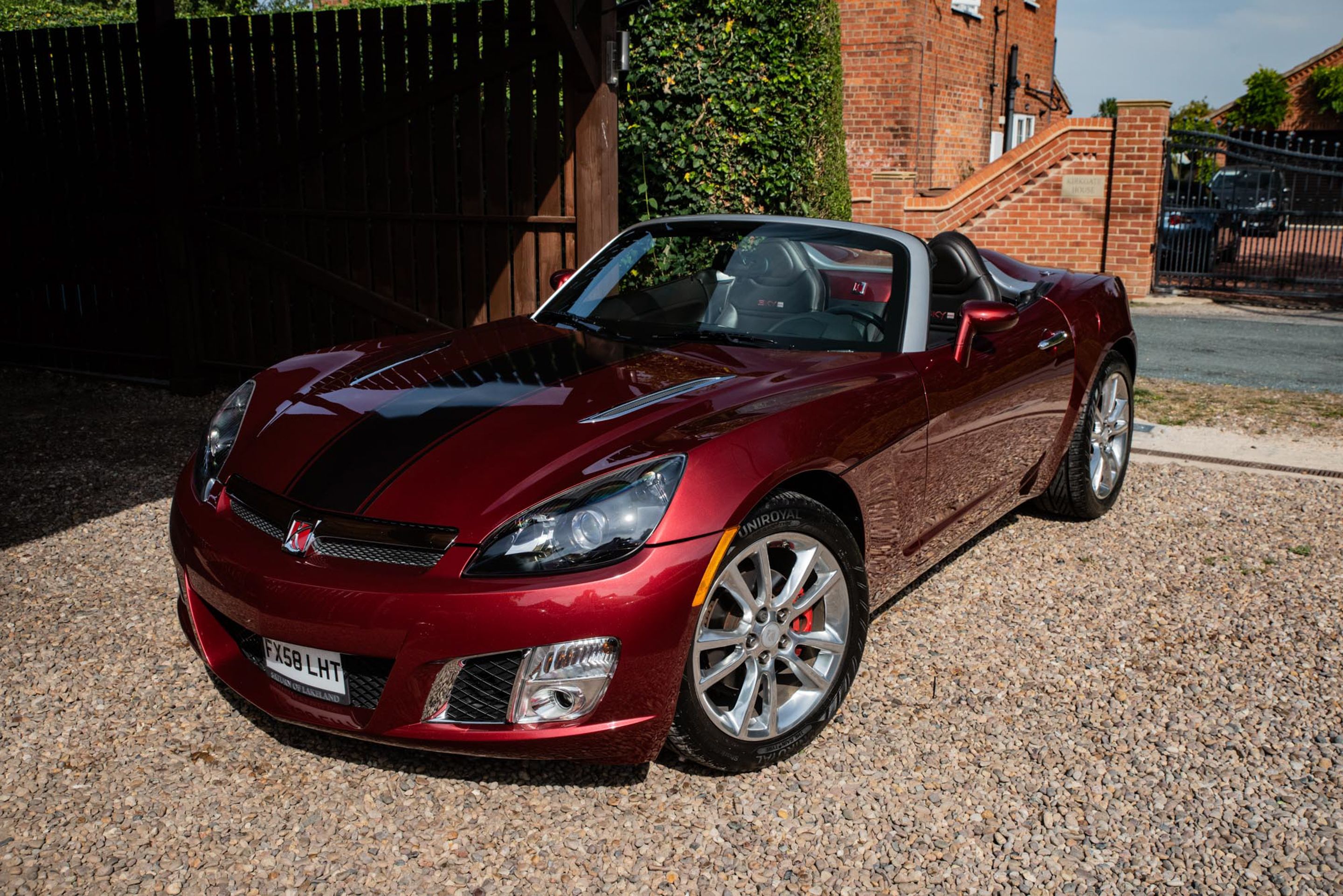 Photo 2 of 12 of 2009 Saturn Sky Red Line