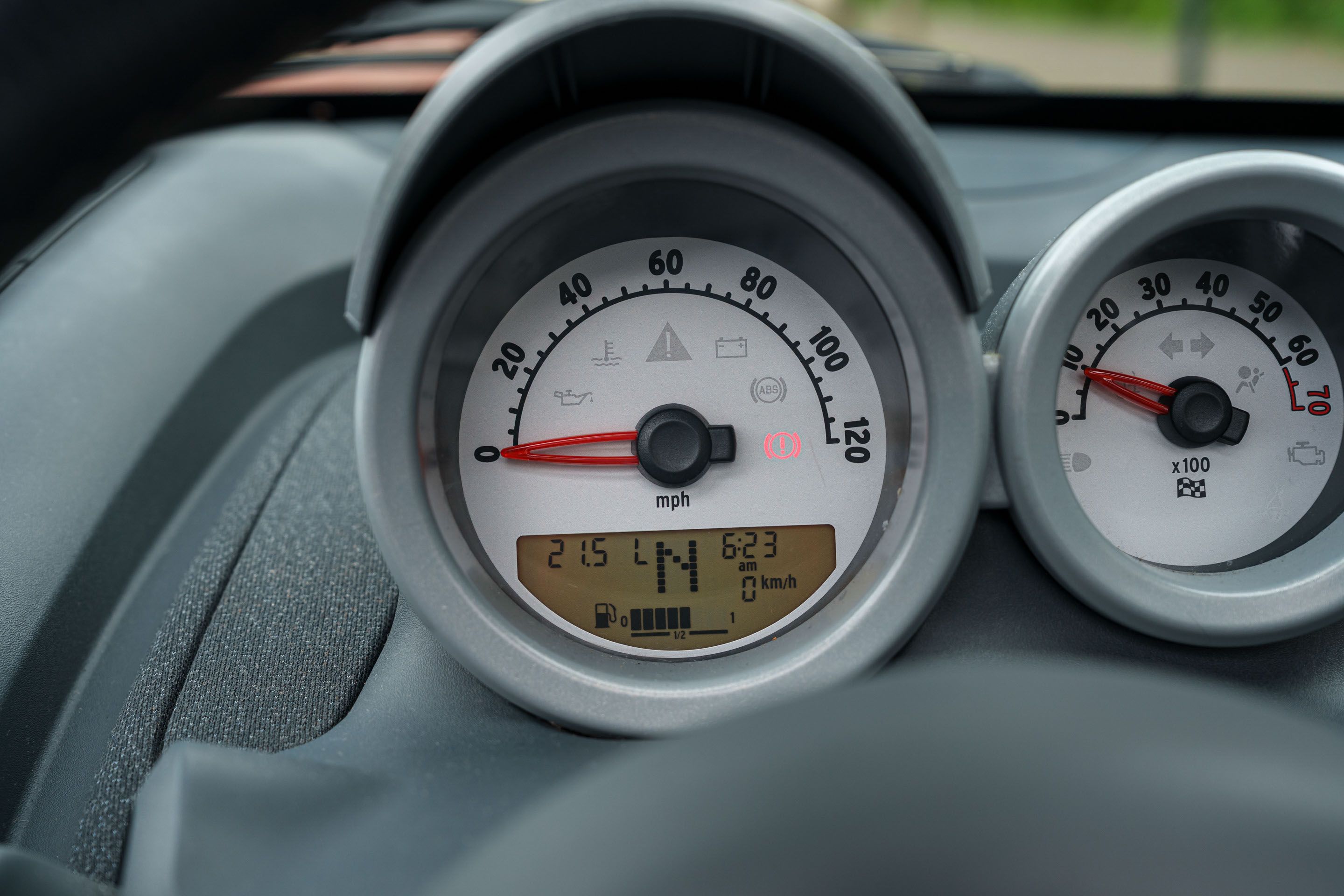 Photo 7 of 12 of 2003 Smart Roadster 80 Auto