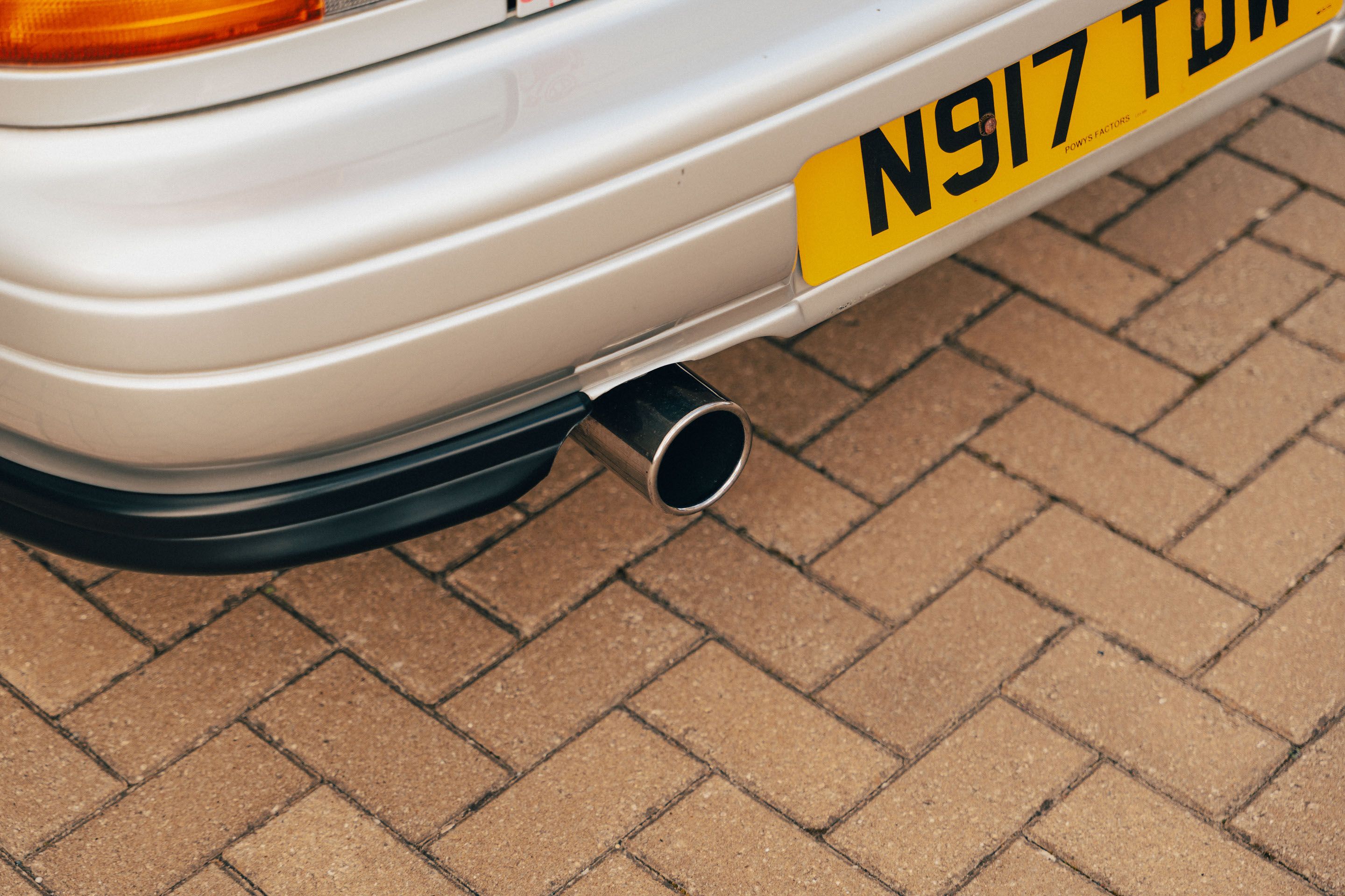 Photo 5 of 12 of 1995 Subaru Impreza WRX STi Version 2 Wagon Manual