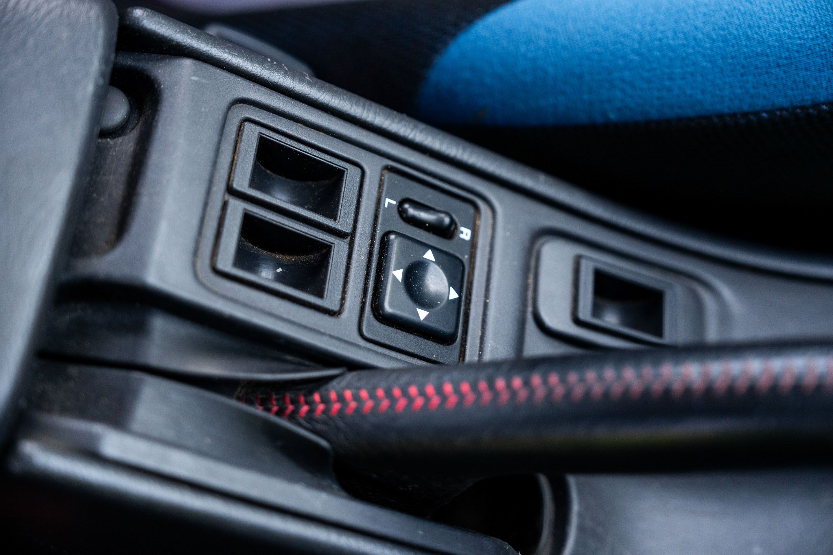 Photo 6 of 12 of 2000 Subaru Impreza P1
